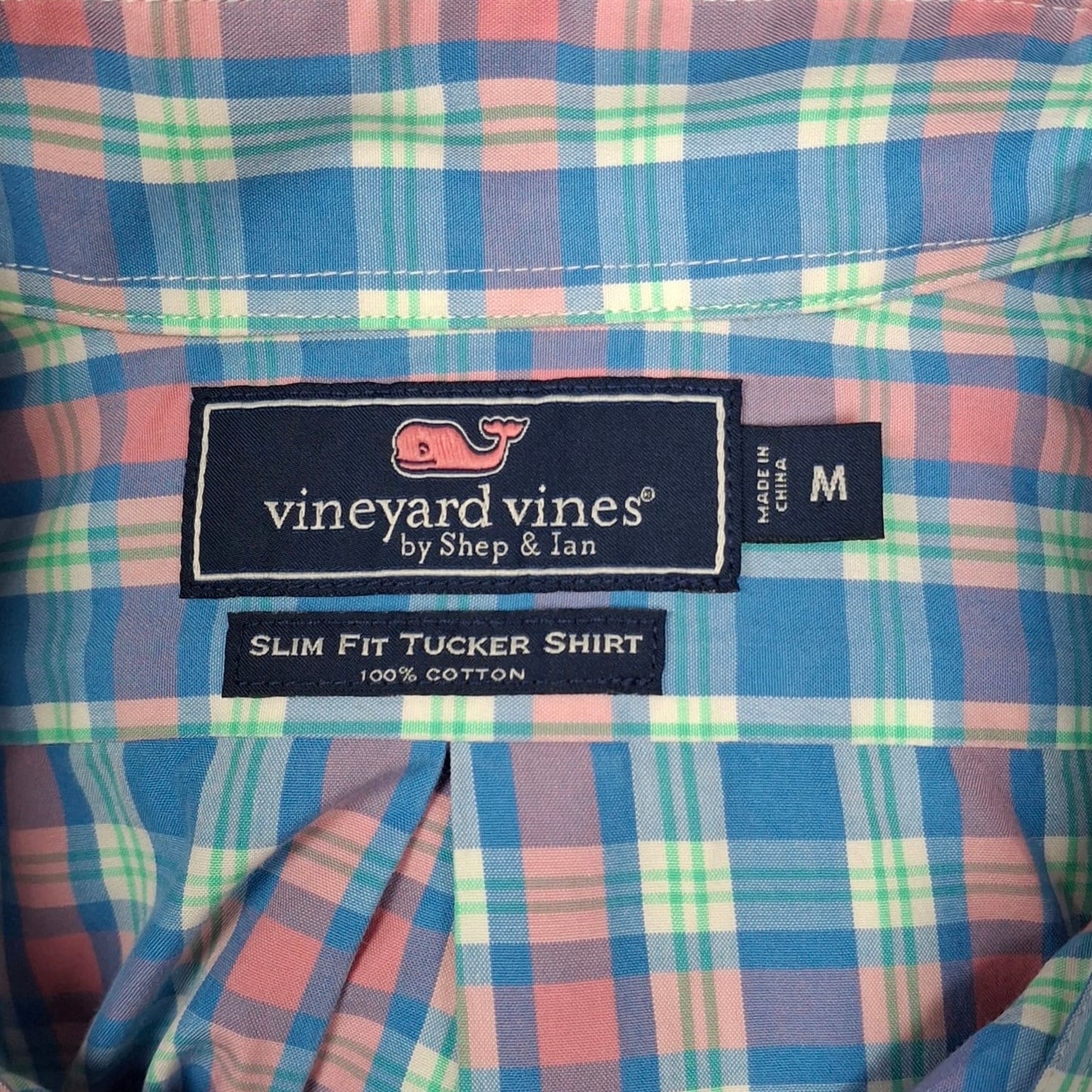 Camisa de botones Vineyard Vines 🐳 de cuadros en color rosado magenta, azul, verde y blanco Talla M Entalle Slim Fit