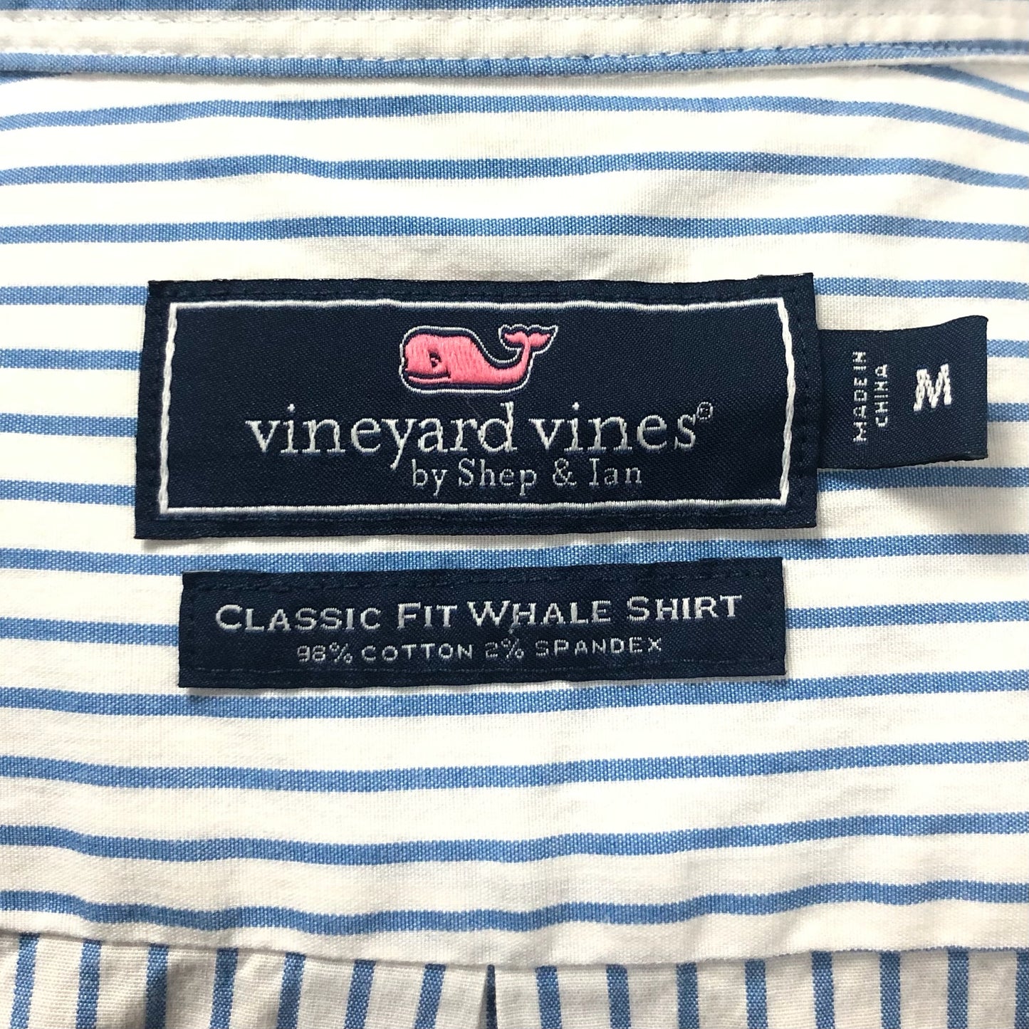 Camisa de botones Vineyard Vines 🐳 con patrón de rayas en color azul y blanco Talla M Entalle Clásico