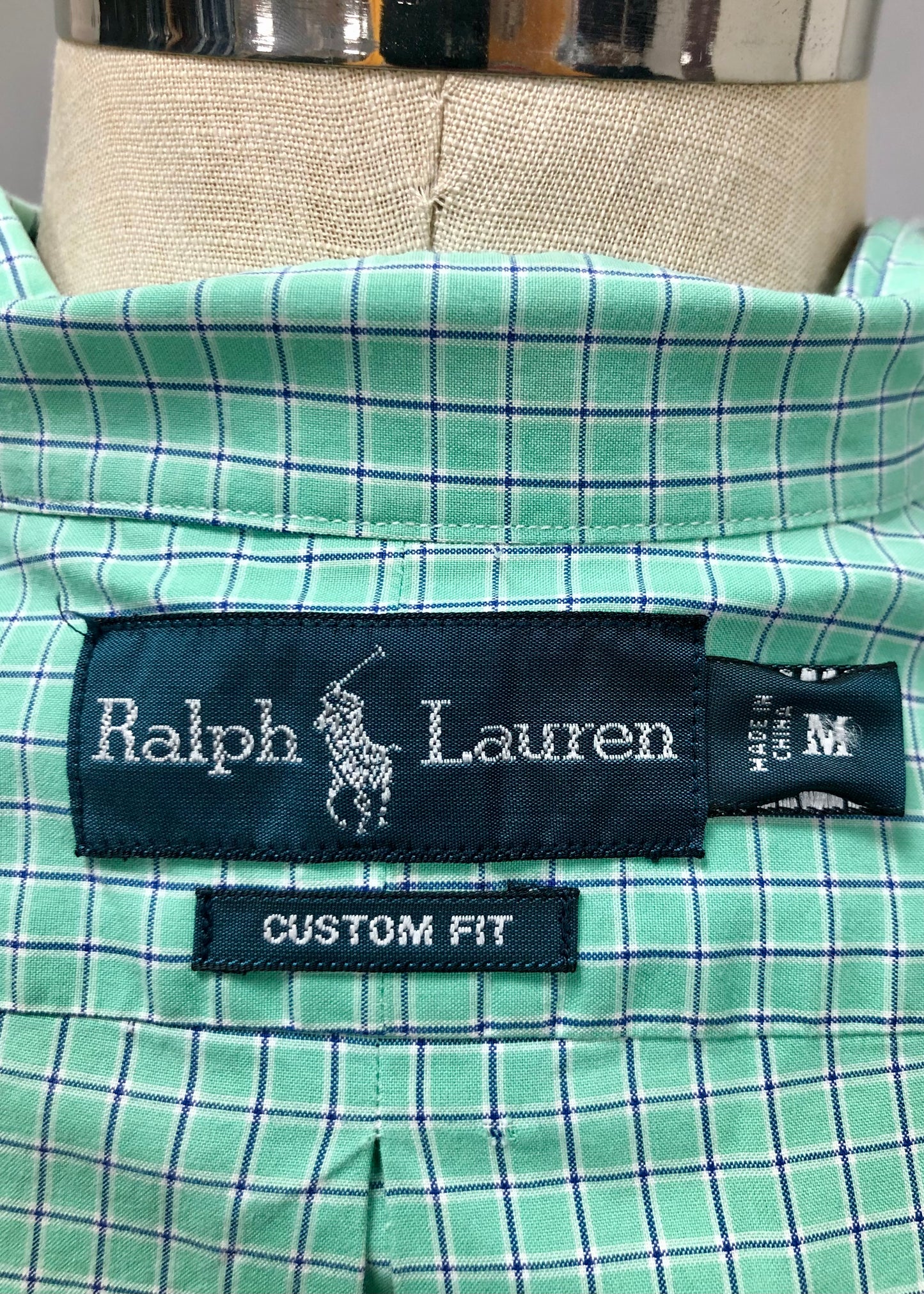 Camisa Polo Ralph Lauren 🏇🏼 color verde claro con patron de cuadro azul y blanco Talla M Entalle Custom Fit