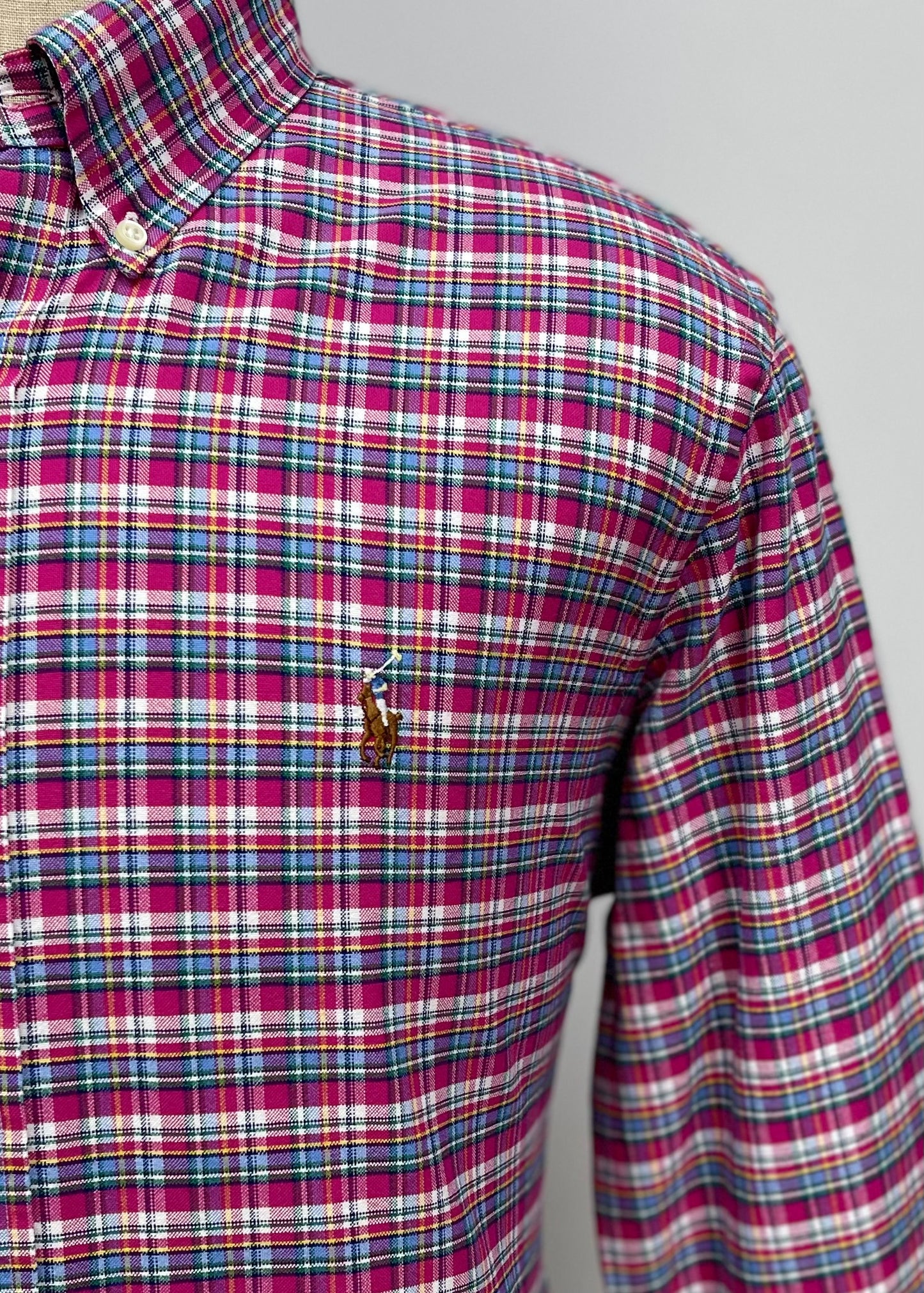 Camisa Polo Ralph Lauren 🏇🏼 con patron de cuadros rosado, celeste y blanco Talla M Entalle Regular