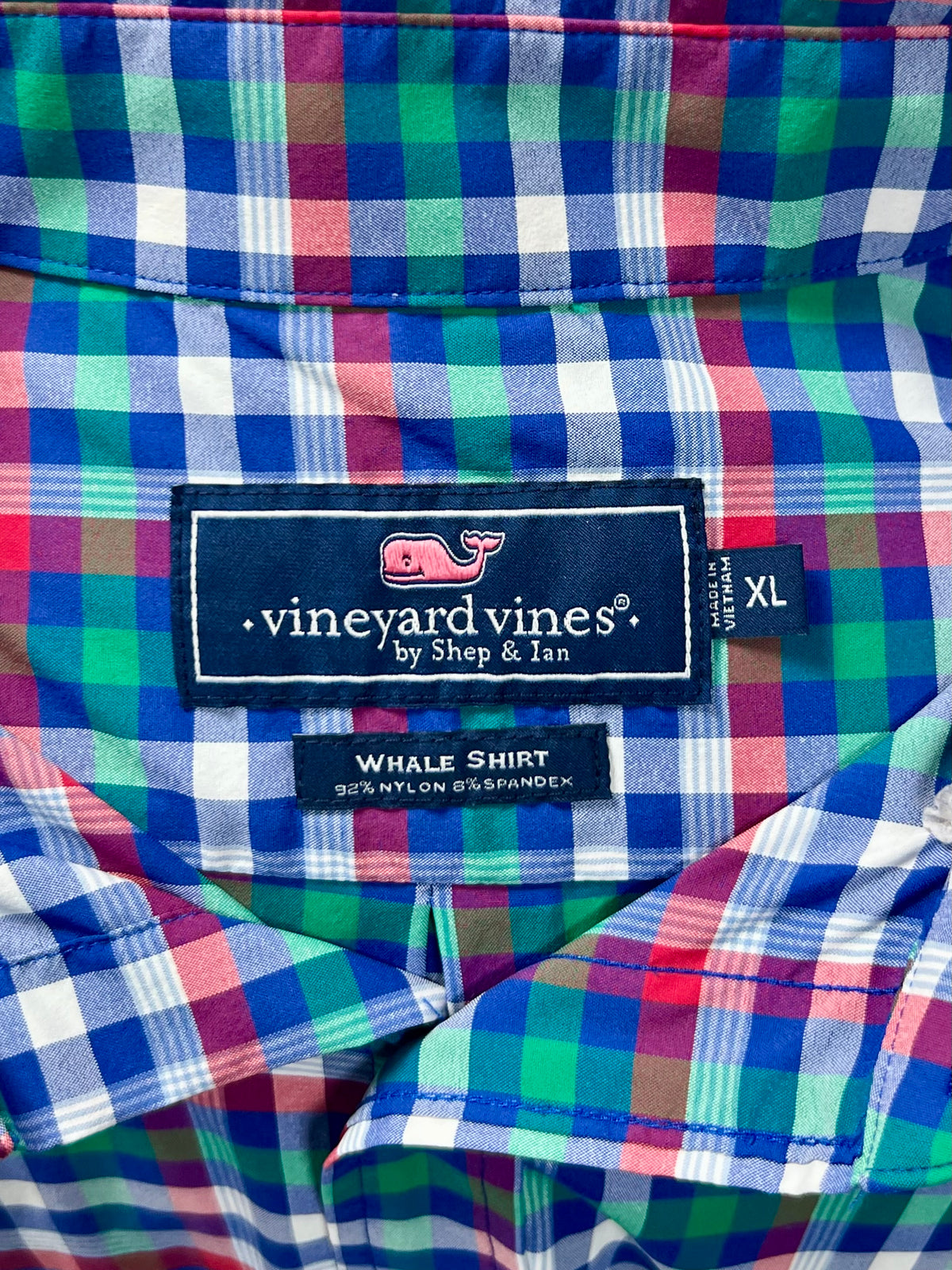 Camisa de botones Vineyard Vines 🐳 Performance de cuadros en color verde, azul, rojo y blanco Talla XL Entalle Regular