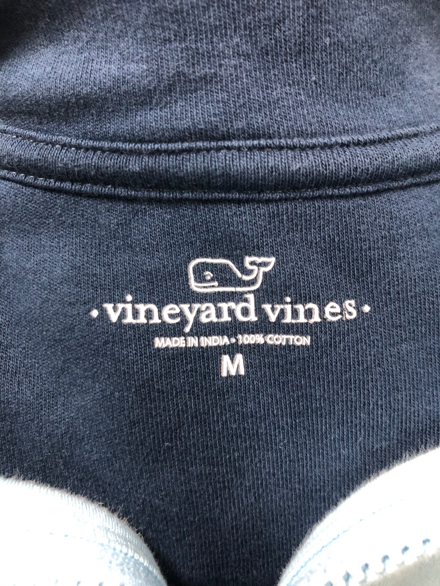 Sueter Jersey de niño o niña Vineyard Vines 🐳 color celeste claro con logo azul navy Tela algodón Pima Talla M