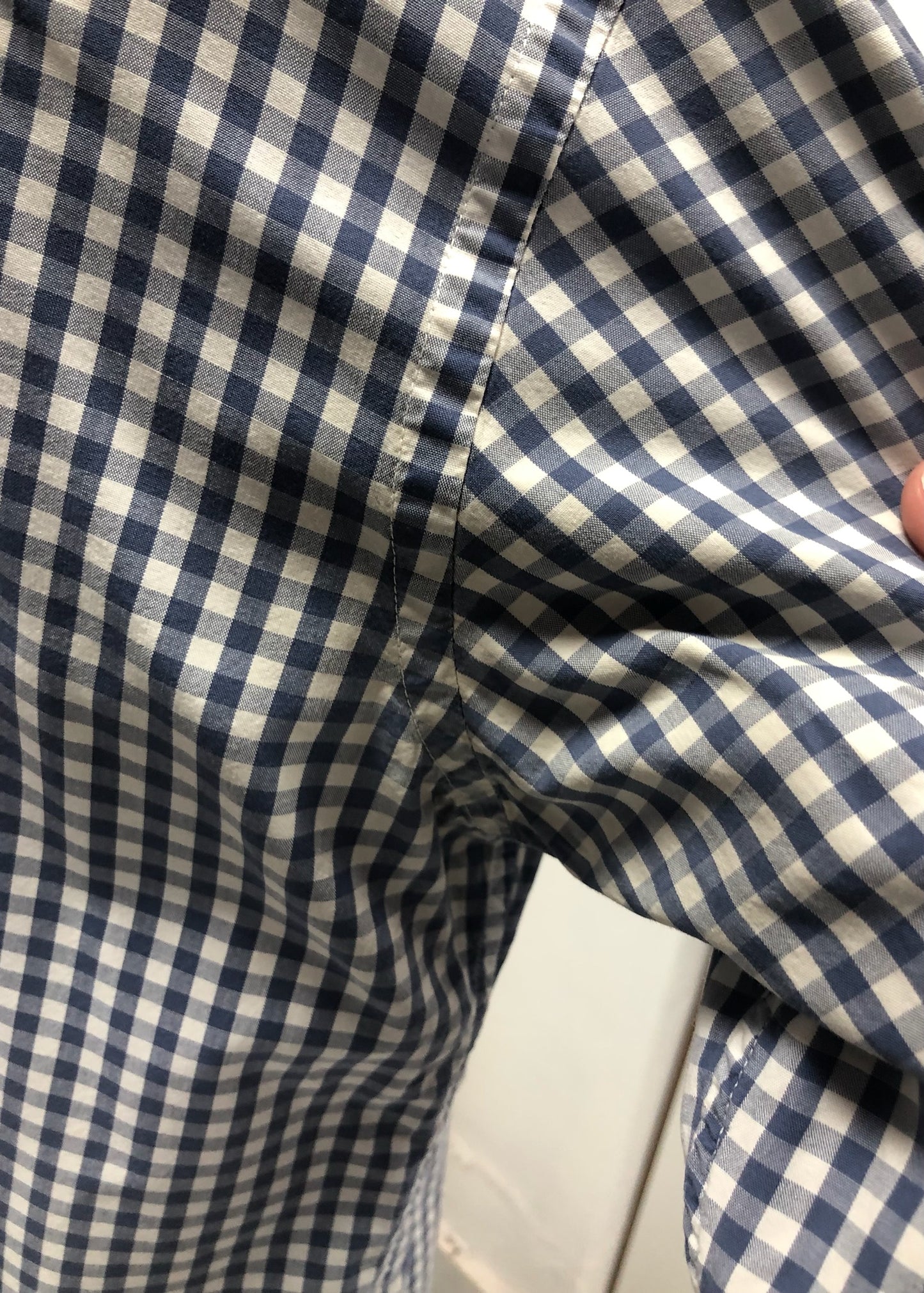 Camisa de botones Vineyard Vines 🐳 de cuadros en color azul, y blanco Talla M Entalle Regular (ver descripción)