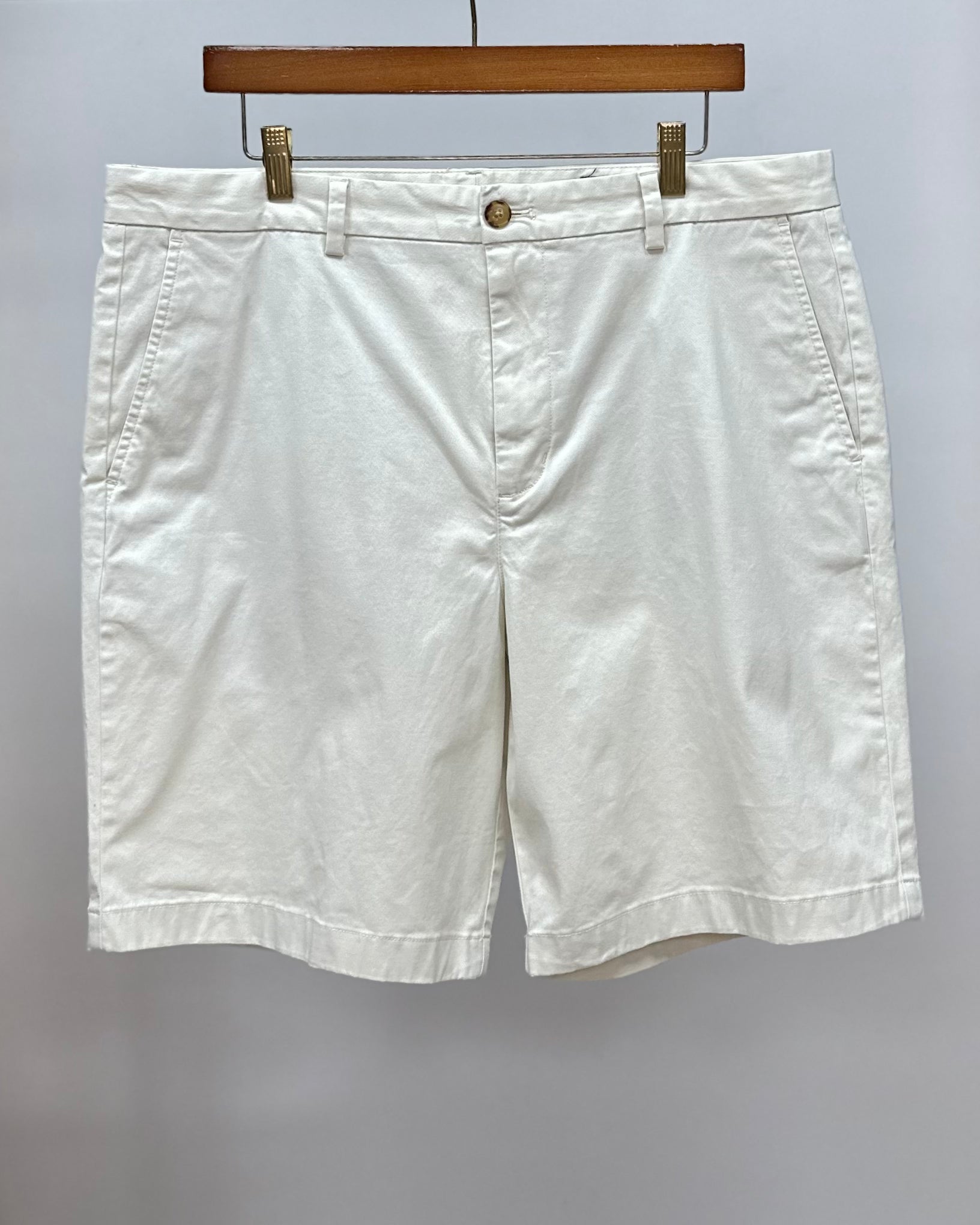 Short Casual Vineyard Vines color crema talla 36 Freshapparelpty