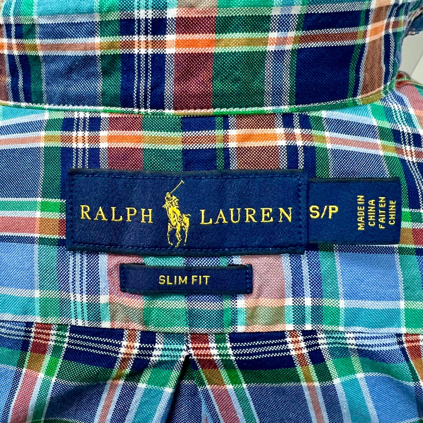 Camisa Polo Ralph Lauren 🏇🏼 con patrón de cuadros en color celeste, azul, verde y naranja Talla S entalle Slim Fit