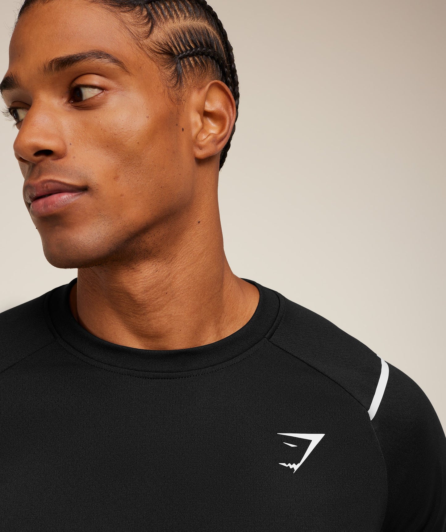 Camiseta de entrenamiento cuello redondo Gymshark 🏋🏽 color negro con líneas y logo en blanco Talla L