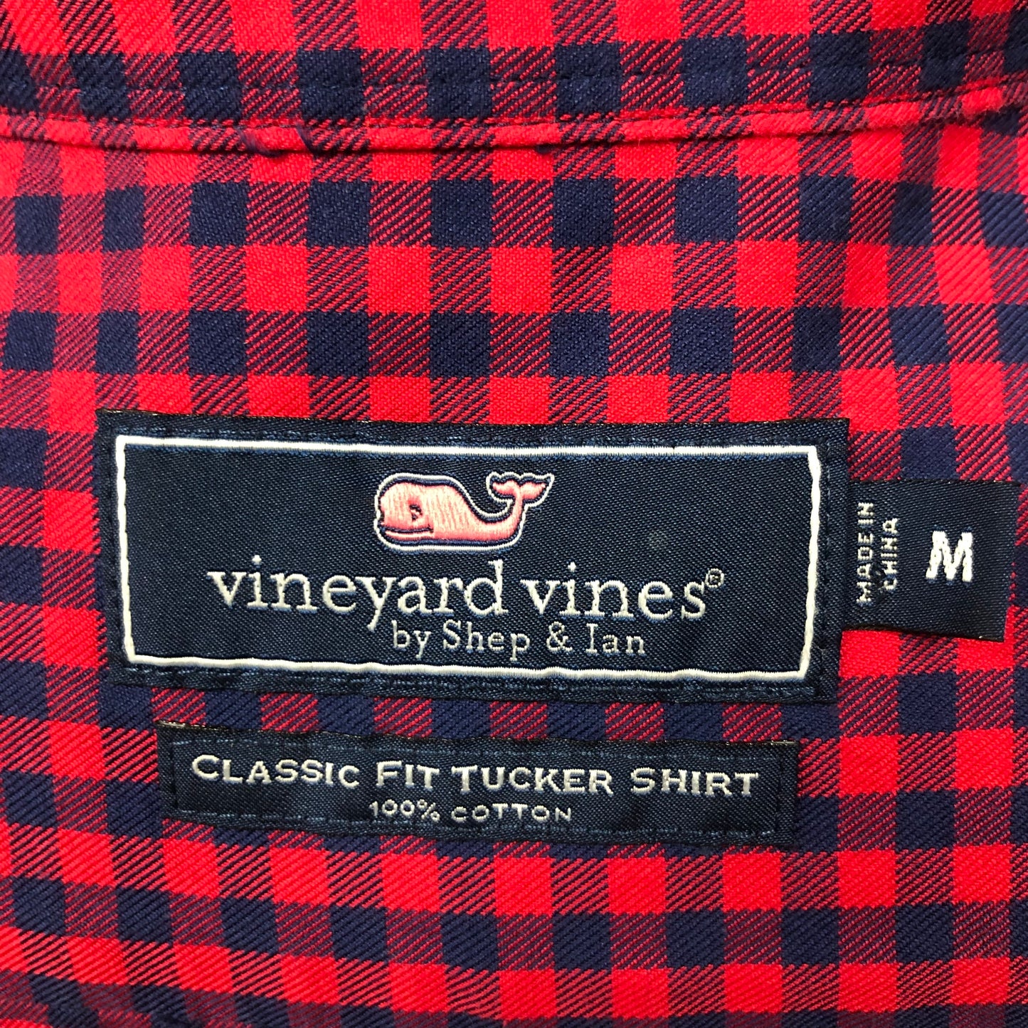 Camisa de botones Vineyard Vines 🐳 con patrón de cuadros en color rojo y azul navy Talla M Entalle Clásico