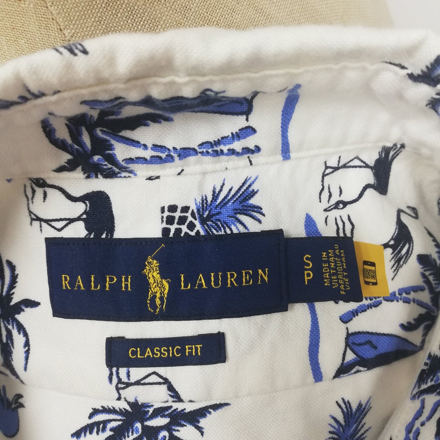 Camisa de botones Polo Ralph Lauren 🏇🏼 Oxford color blanco con diseño de isla en azul y negro Talla S Entalle Clásico