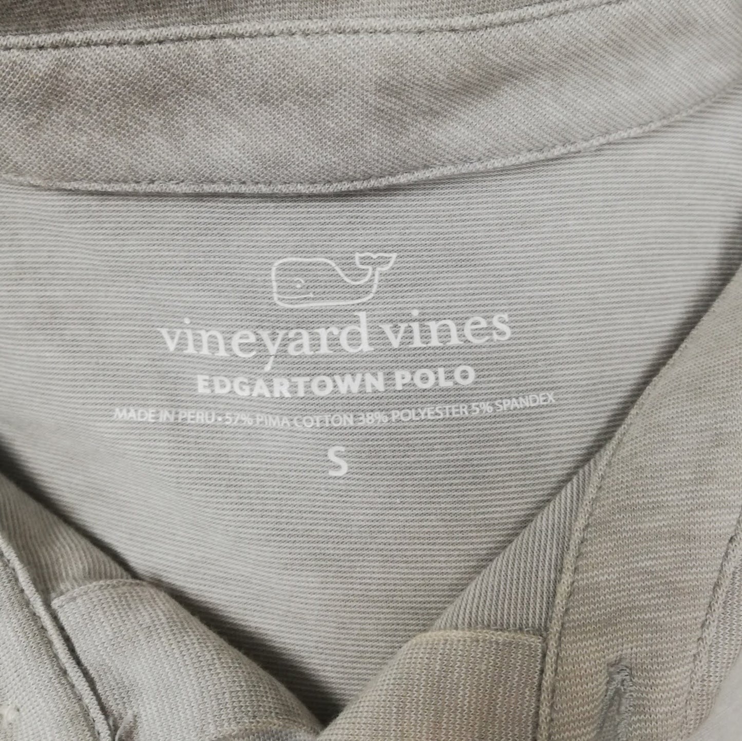 Camiseta Polo Vineyard Vines 🐳 color gris claro con rayas en color blanco Talla S Entalle Regular