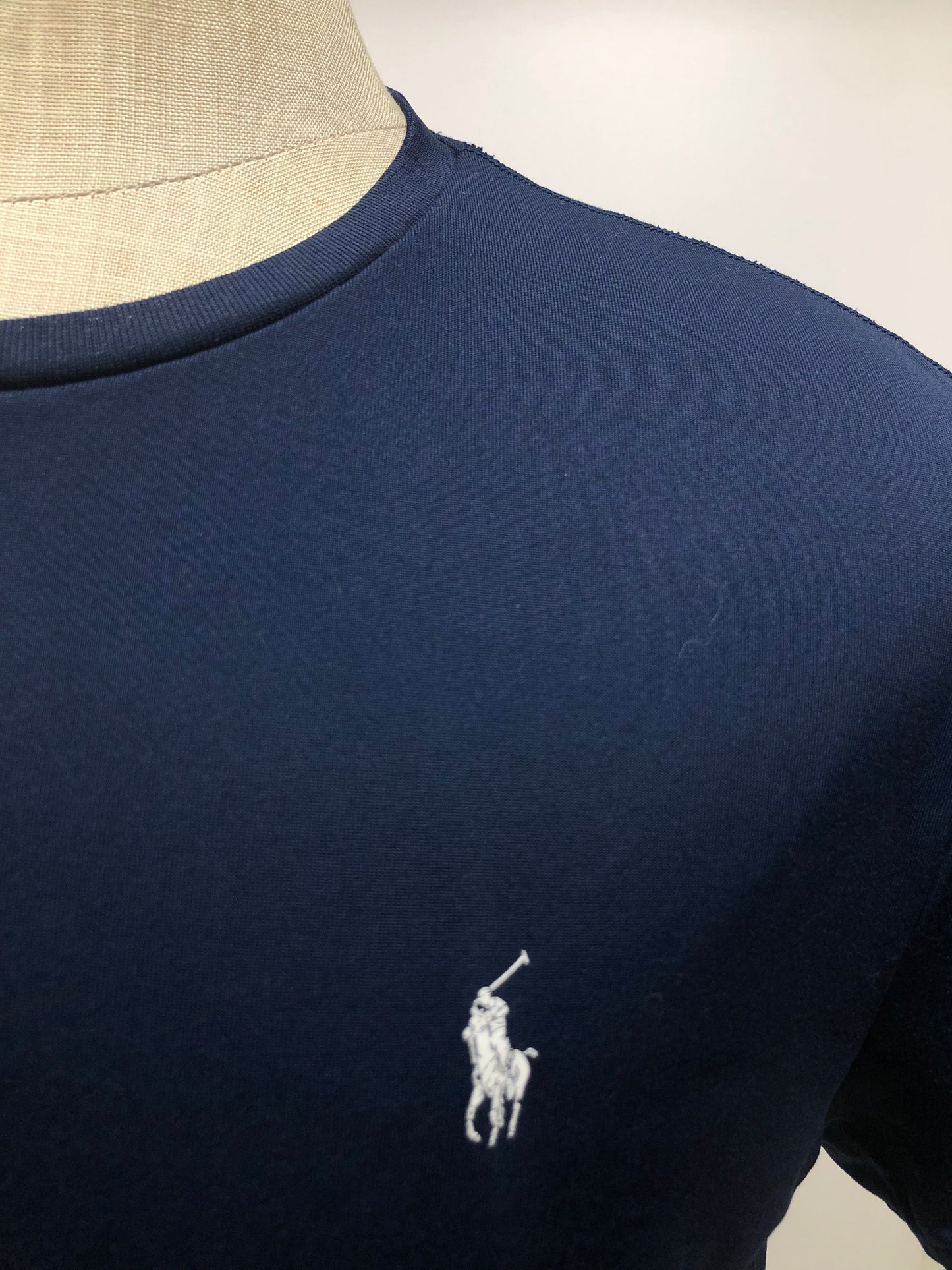 Camiseta cuello Redondo Polo Ralph Lauren 🏇🏼 Performance color azul navy Talla L Entalle Regular