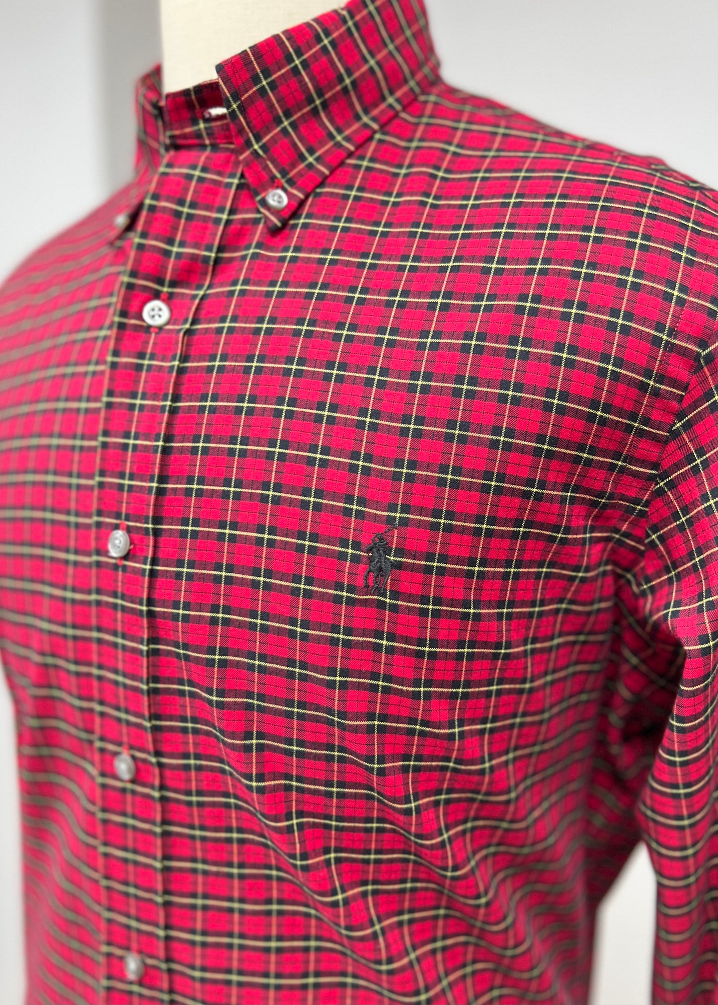 Camisa Polo Ralph Lauren 🏇🏼 con patron de cuadros gingham rojo, amarillo y negro Talla M Entalle Clásico