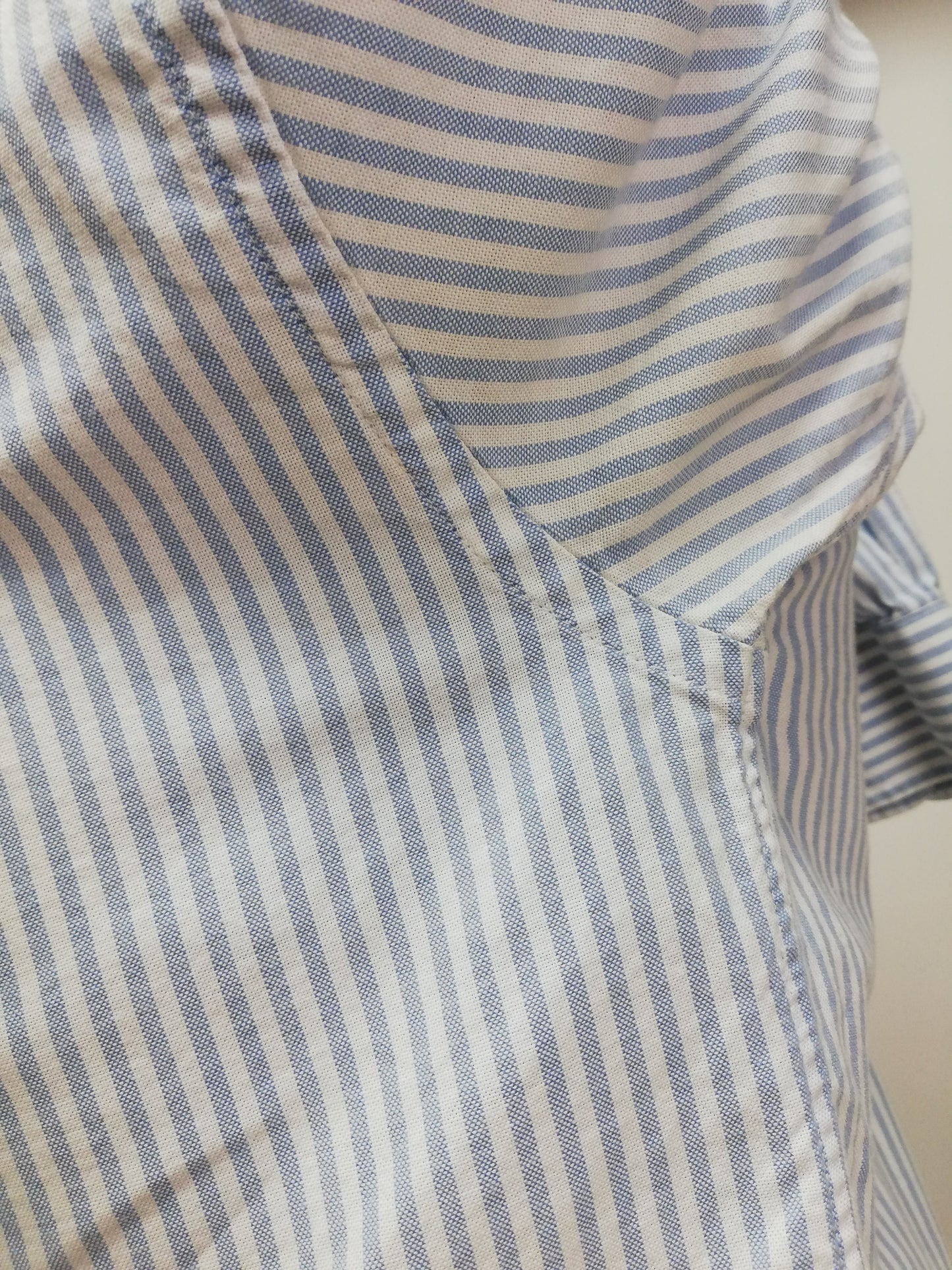 Camisa de botones Vineyard Vines 🐳 Oxford de rayas en color celeste y blanco Talla S Entalle Regular (ver descripción)