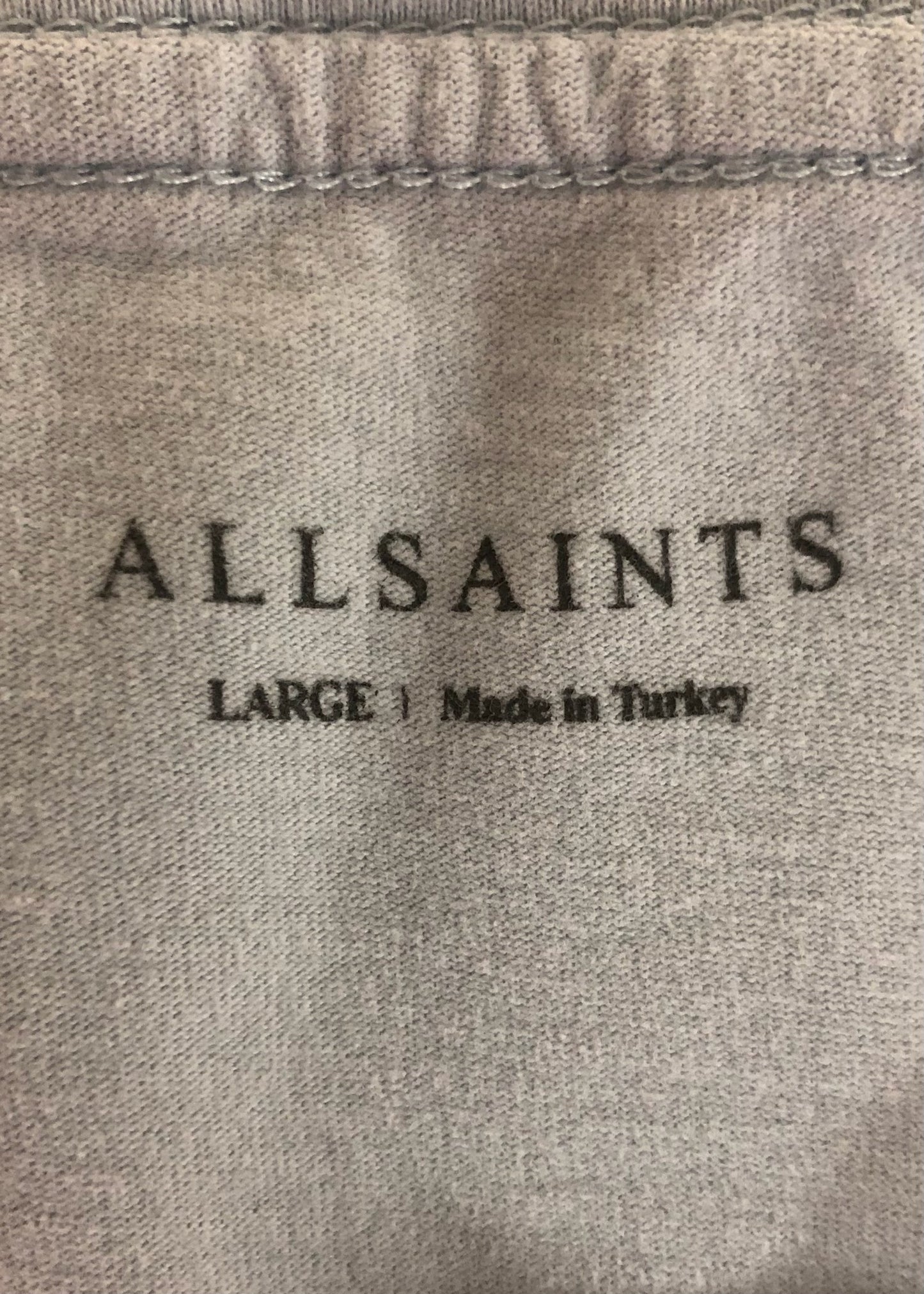 Camiseta cuello redondo AllSaints 🦌 color blanco y rayas en color celeste claro Talla M Entalle Regular