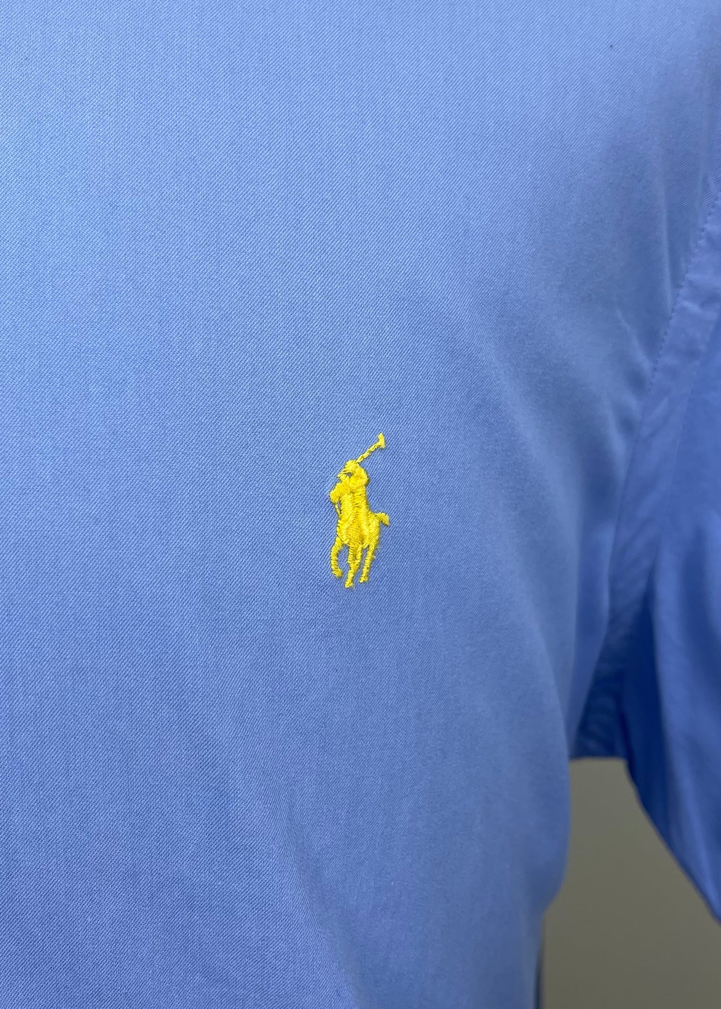 Camisa de botones Polo Ralph Lauren 🏇🏼 en color celeste Talla M Entalle Regular