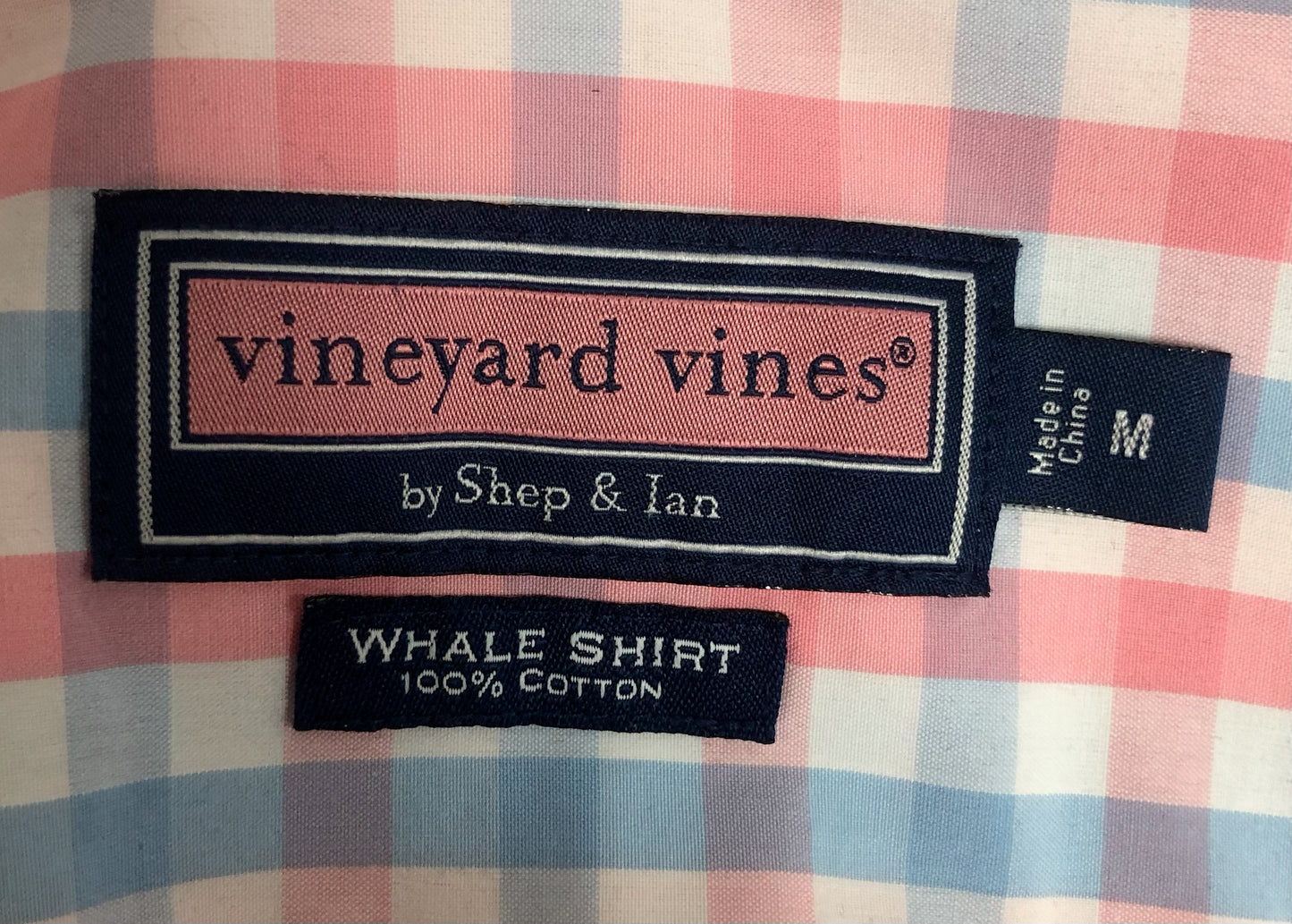 Camisa de botones Vineyard Vines 🐳 color blanco con patrón de cuadros en color rosado y celeste Talla M Entalle Regular