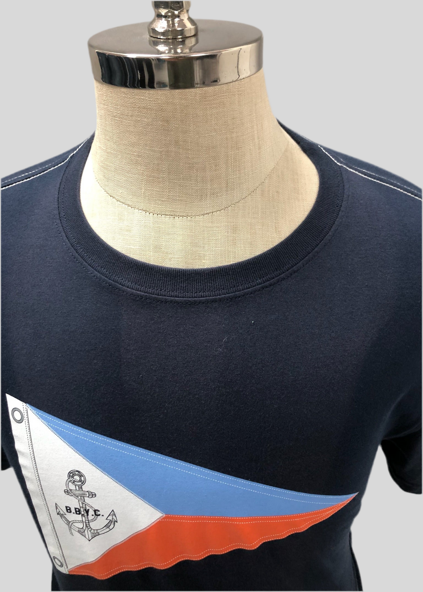 Camiseta cuello redondo Brooks Brothers 🐑 color azul navy y diseño de bandera nautica Talla Small (ver descripción)