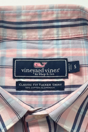 Camisa de botones Vineyard Vines 🐳 con patrón de rayas en color rosado, celeste y blanco Talla S Entalle Clásico