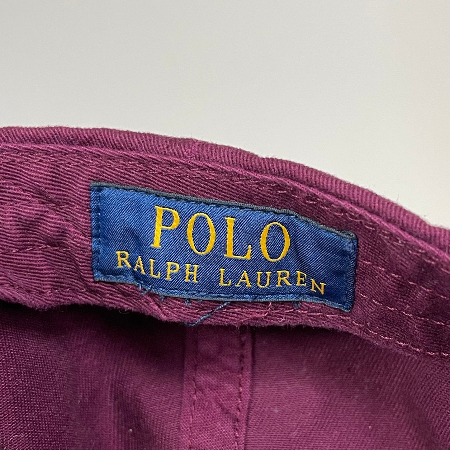 Gorra Polo Ralph Lauren 🏇🏼 color Rojo oscuro y logo tradicional en azul navy