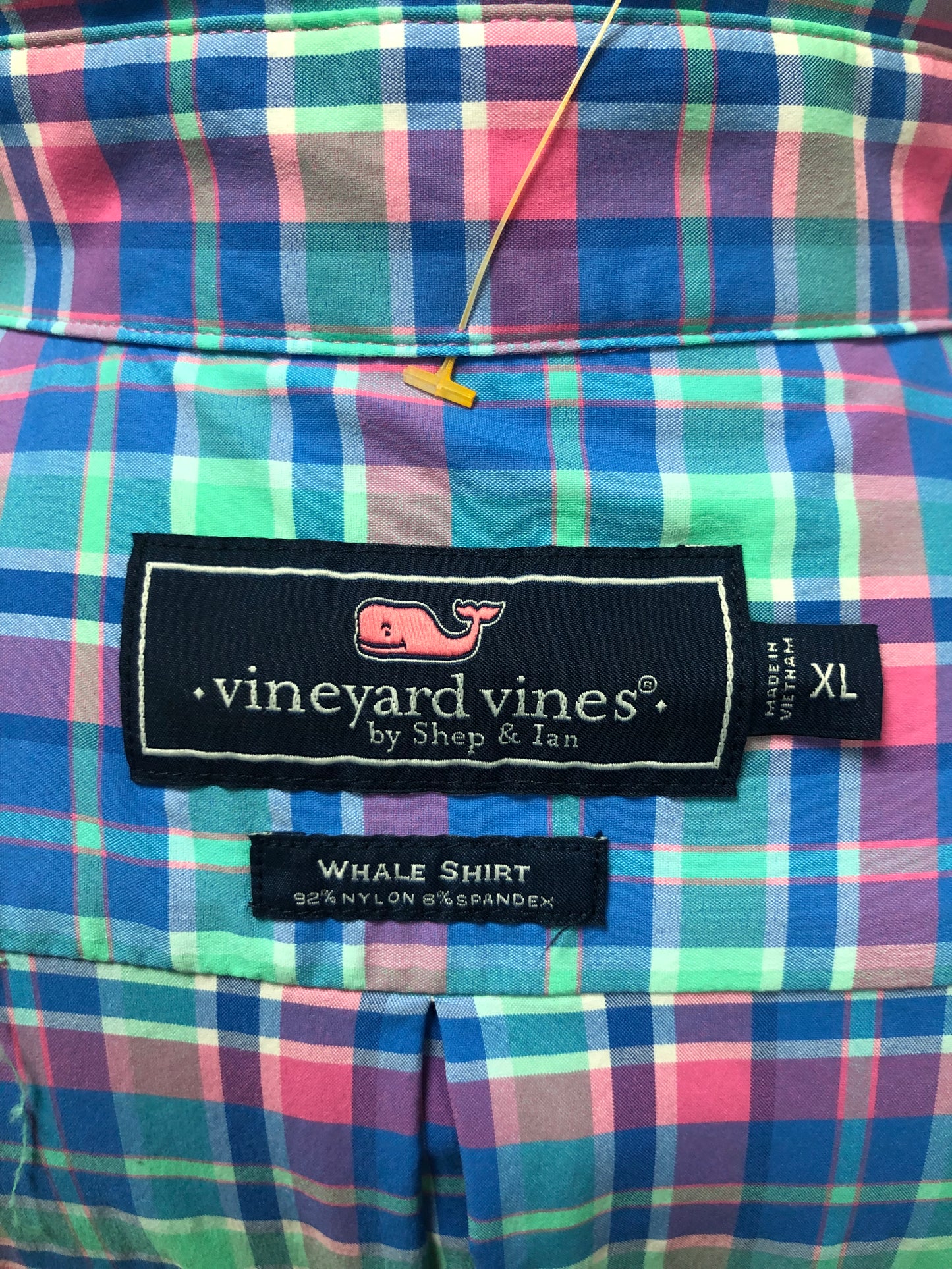 Camisa de botones Vineyard Vines 🐳 Performance con patrón de cuadros en color rosado, celeste y azul Talla XL Entalle Regular