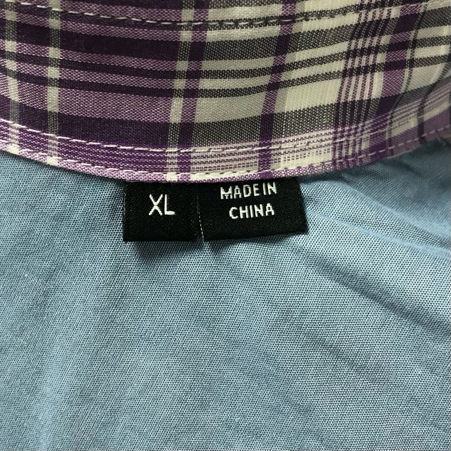 Camisa de botones Hugo Boss 🇩🇪 color blanco con patrón de cuadros morado y gris Talla XL Entalle Slim Fit