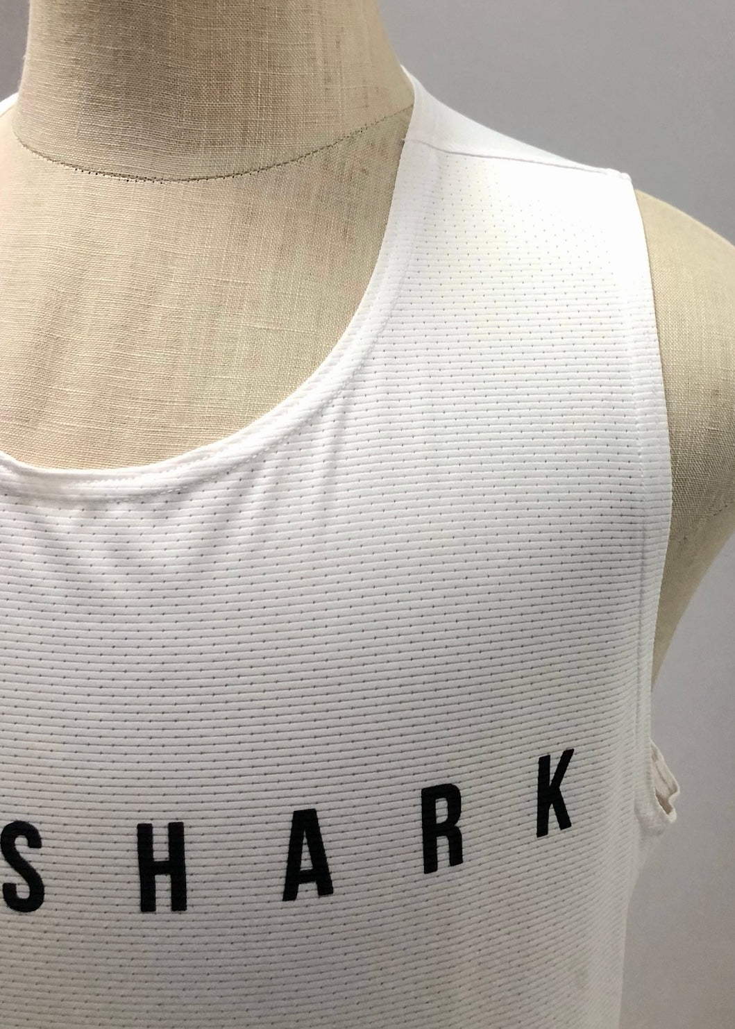 Camiseta de entrenamiento sin mangas Gymshark 🏋🏽 color blanco y negro en blanco Talla XL