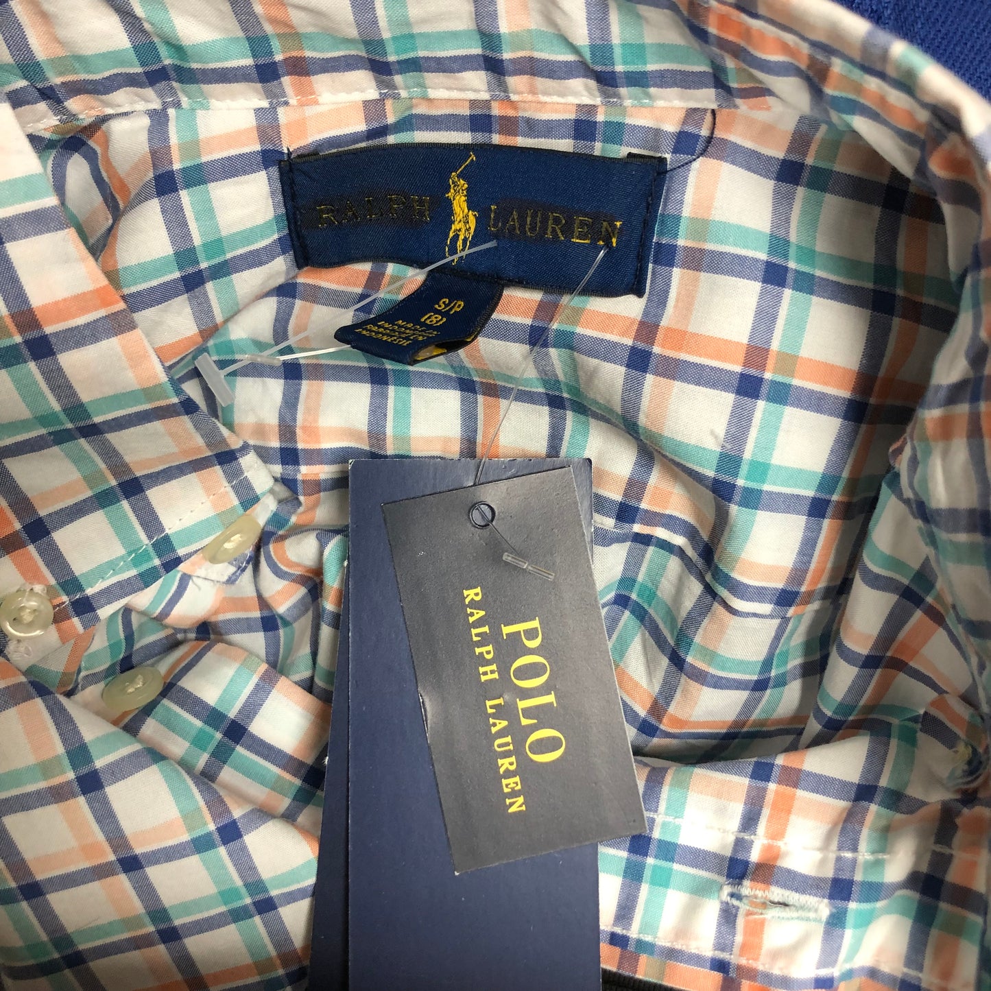 Camisa Polo Ralph Lauren 🏇🏼 color blanco con patron de cuadros en azul, naranja y verde Talla S (8) de niño Entalle Regular