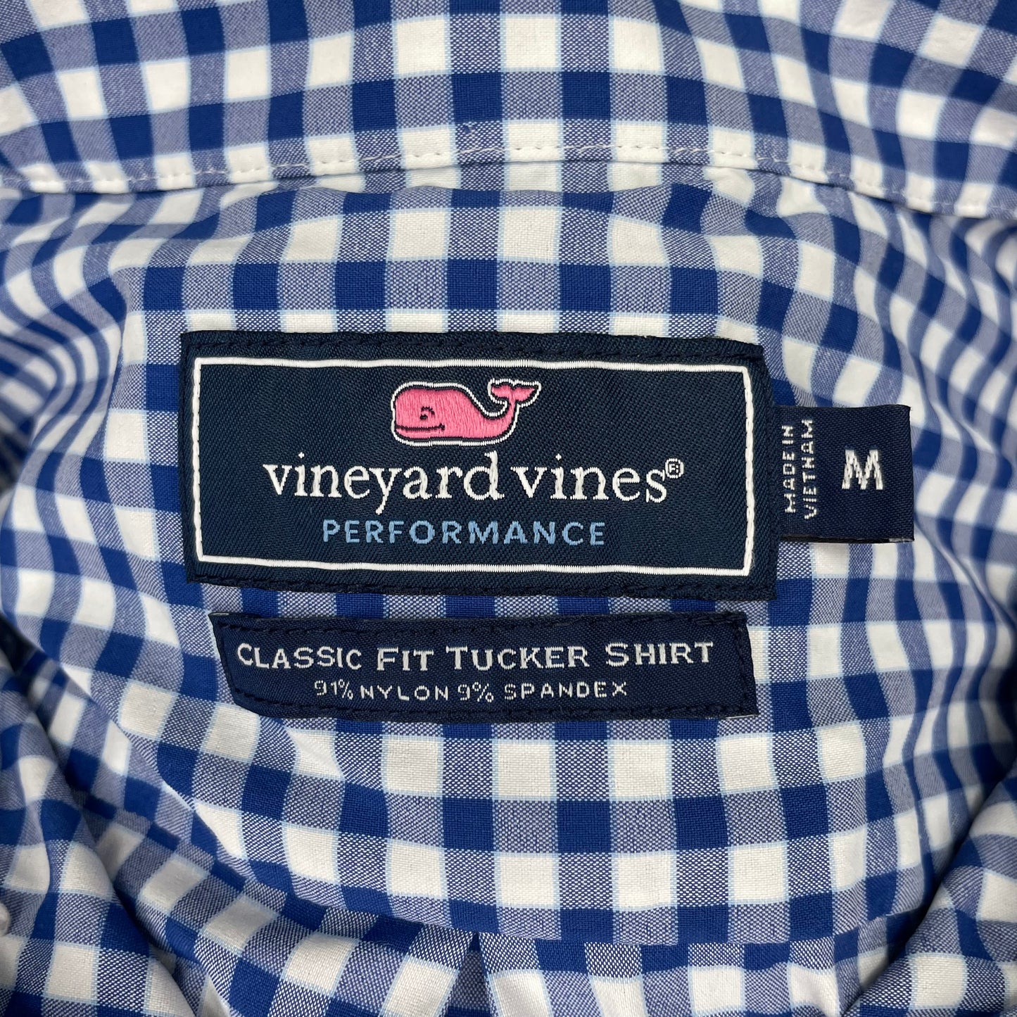 Camisa de botones Vineyard Vines 🐳 Performance con patrón de cuadros en color azul y blanco Talla M Entalle Clásico