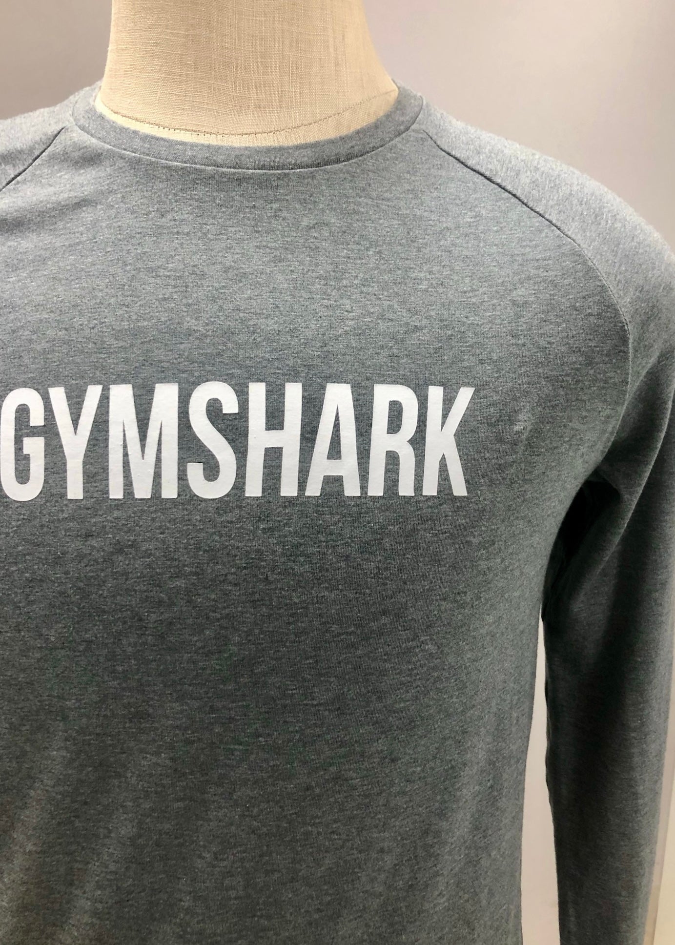 Camiseta de entrenamiento cuello redondo Gymshark 🏋🏽 color gris oscuro manga larga Talla M