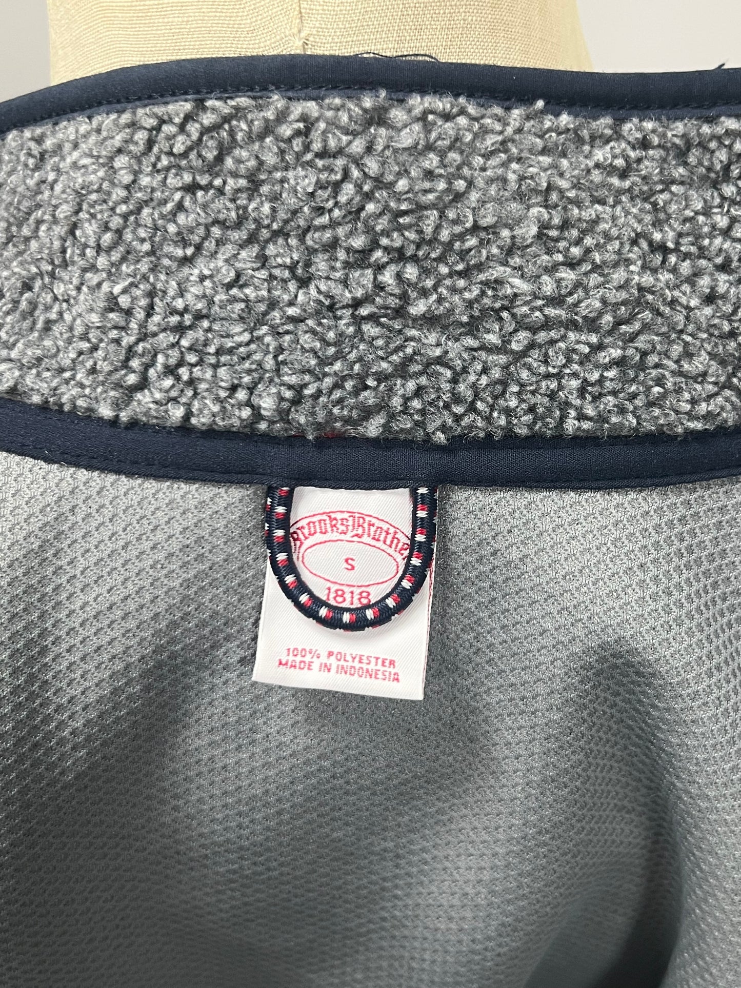 Jacket Brooks Brothers 🐑 Teddy Fleece color gris con zíper completo y bolsillo Talla S