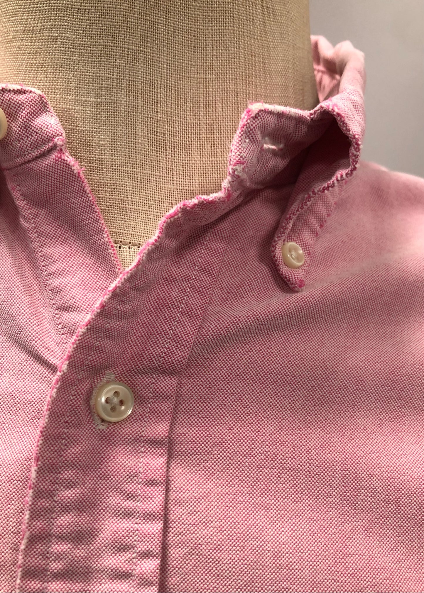 Camisa de botones Polo Ralph Lauren 🏇🏼 Oxford en color Rosado oscuro Talla M Entalle regular (ver descripción)