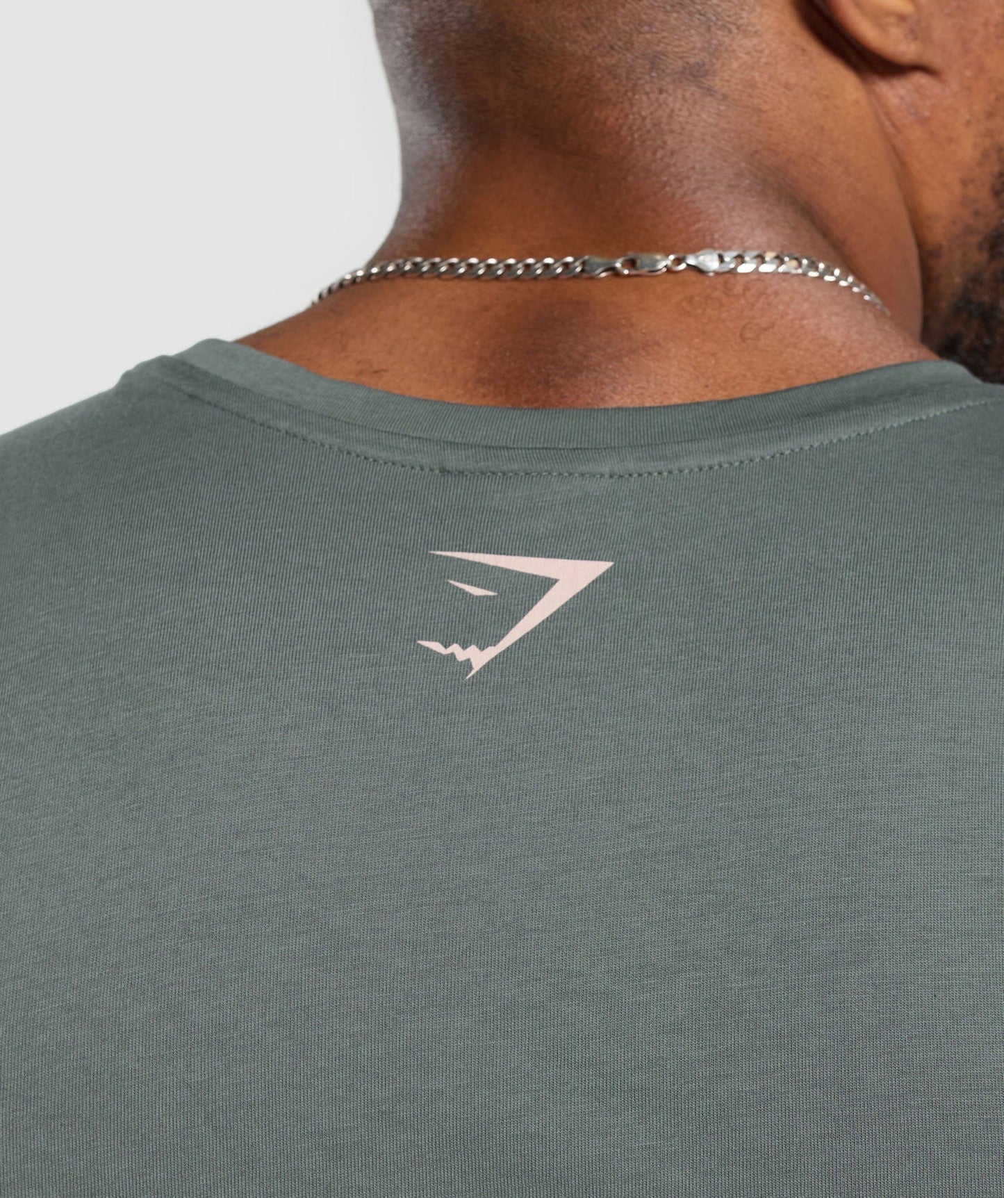 Camiseta de entrenamiento sin mangas Gymshark 🏋🏽 Color gris con diseño Movin Metal en color rosado Talla M