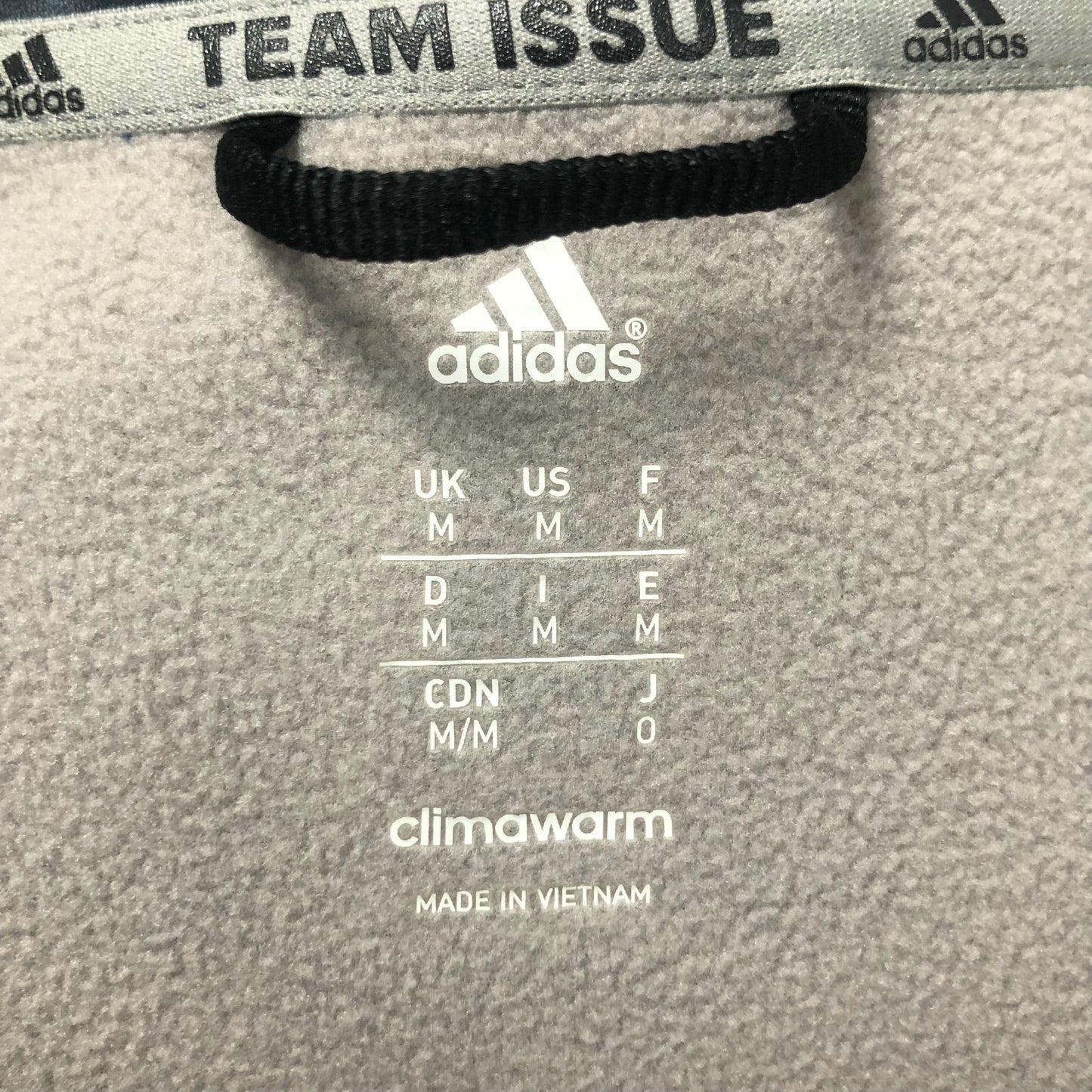 Sueter Jersey Adidas 🏃🏻 color azul y gris degradado con logo en color blanco Talla M