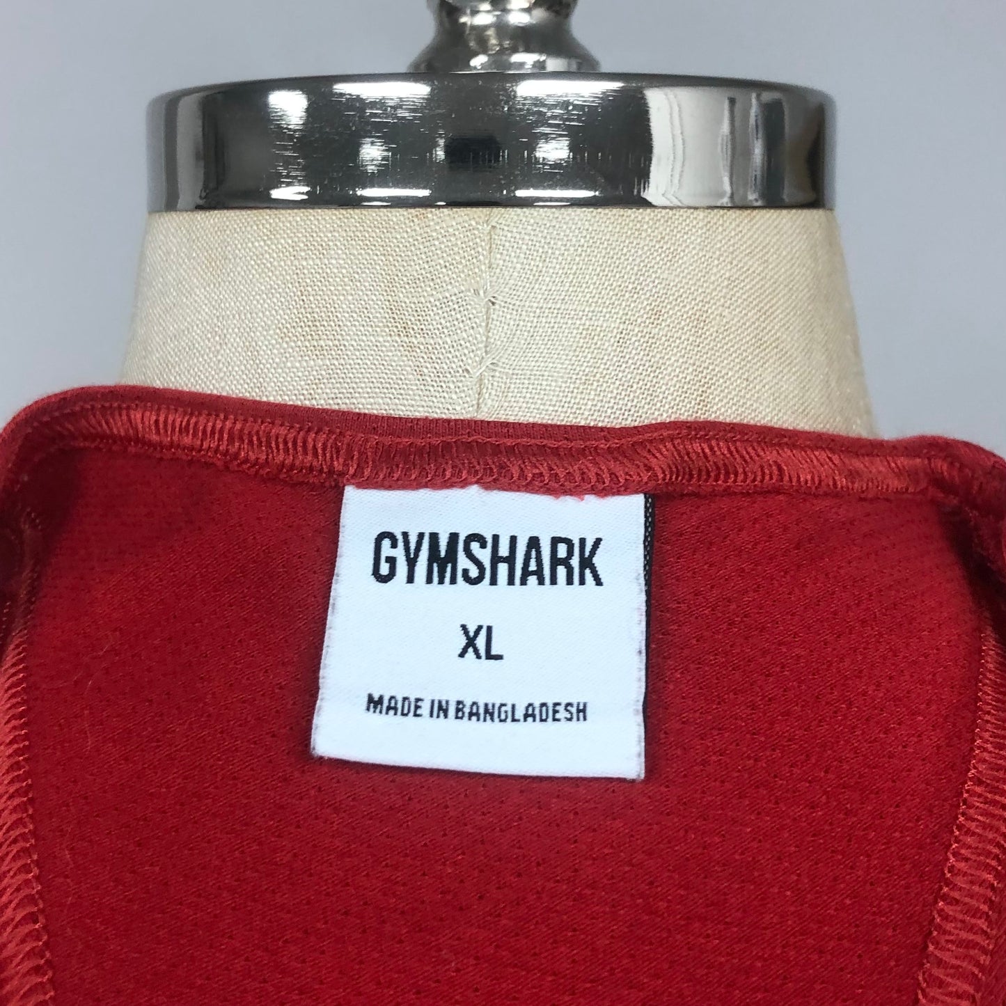 Camiseta de entrenamiento sin mangas Gymshark 🏋🏽 color rojo y logo en blanco Talla XL