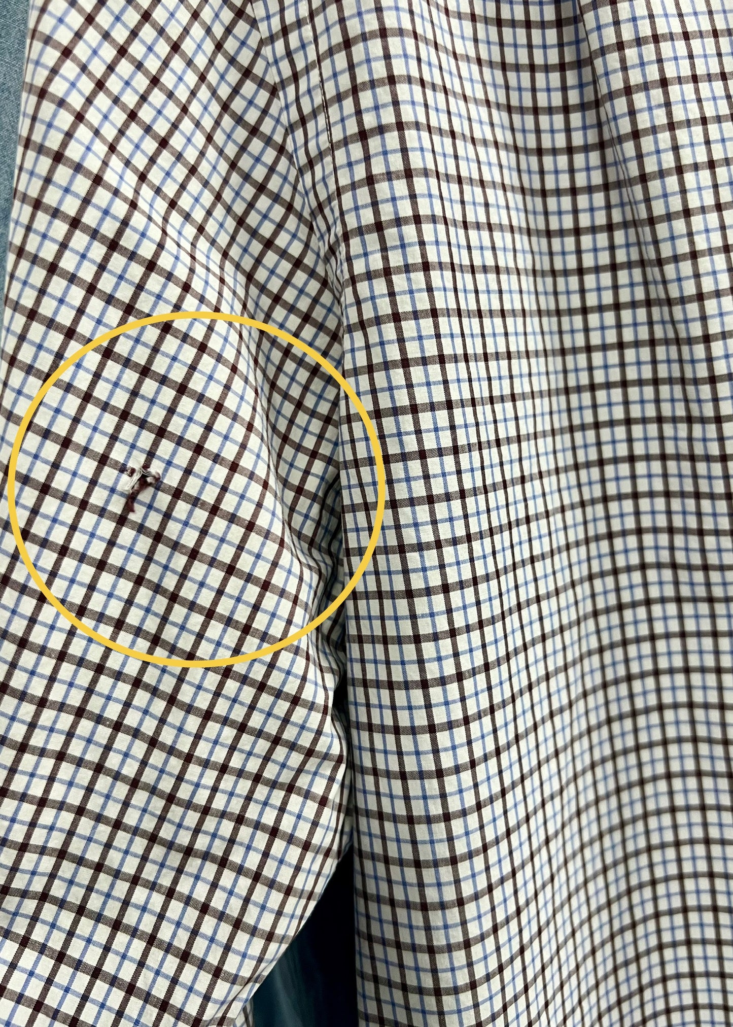 Camisa Polo Ralph Lauren 🏇🏼 color blanco con patron de cuadros chocolate y azul Talla L Entalle Regular (ver descripción)