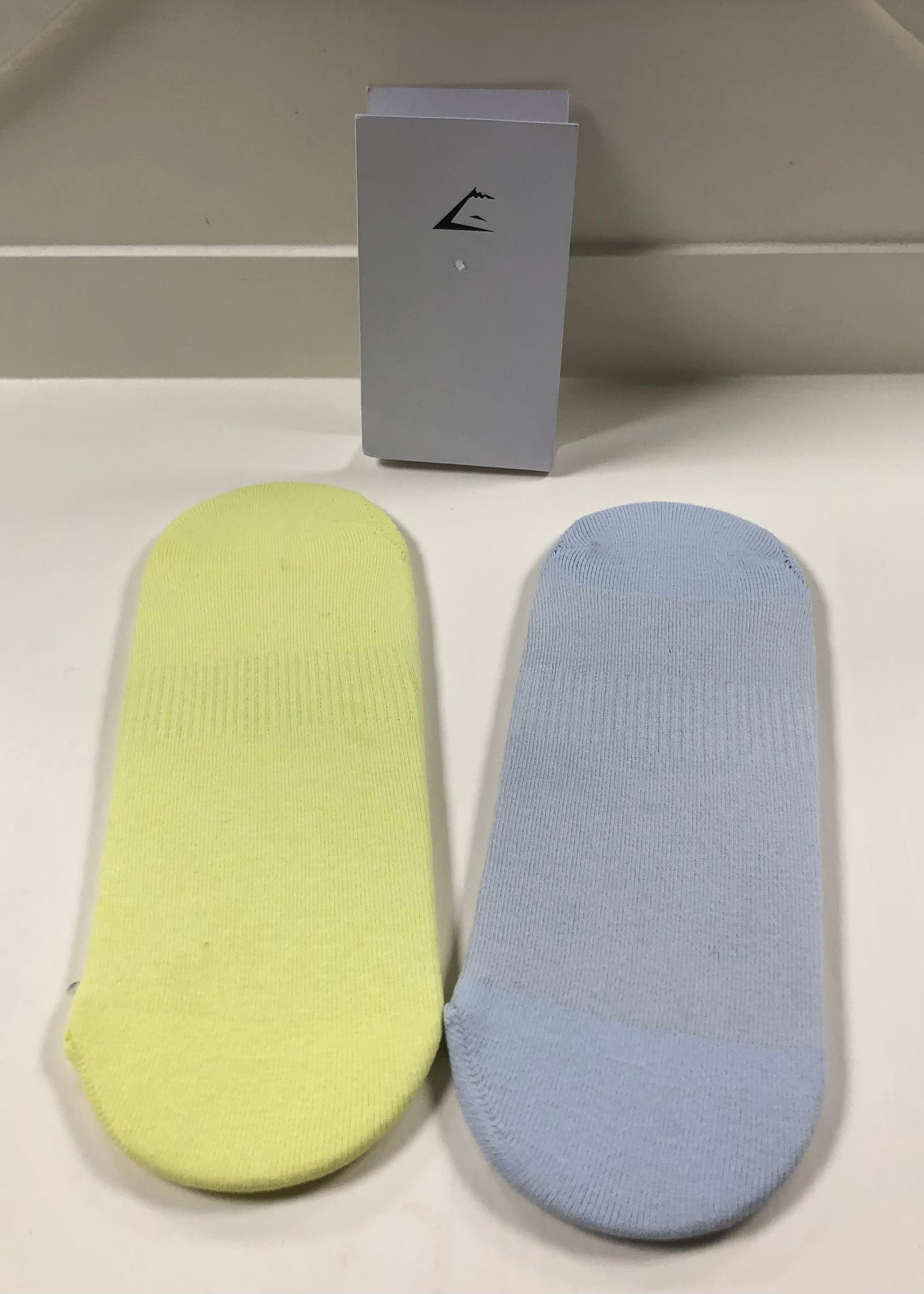 Paquete de 2 Medias Gymshark 🏋🏽 No Show Color gris y amarillo Talla L