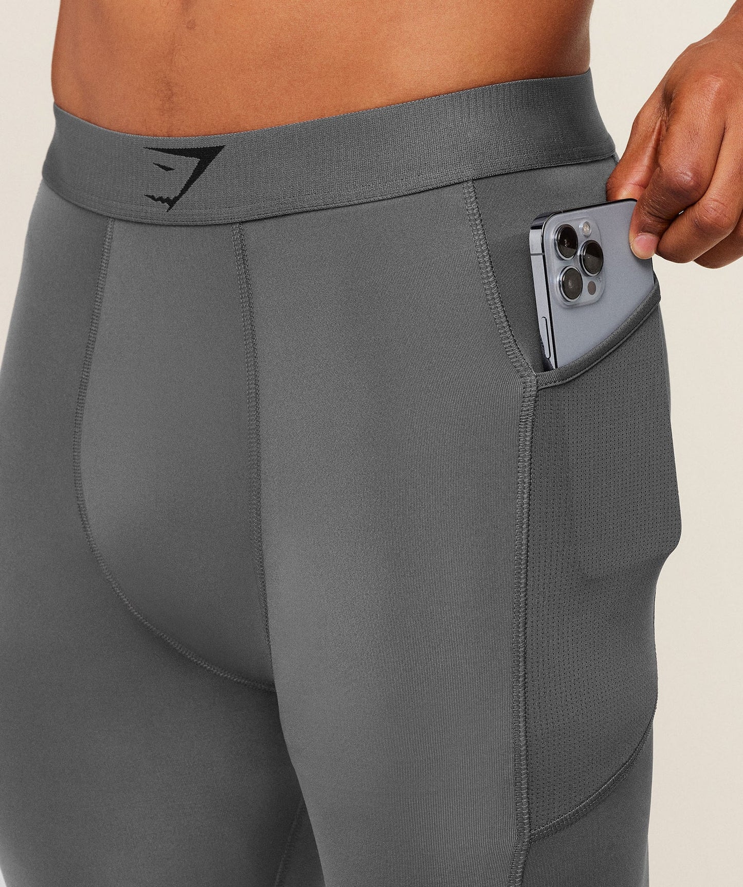 Mallas de entrenamiento Gymshark 🏋🏽 para hombre en Color gris y logo en negro Talla L y XXL
