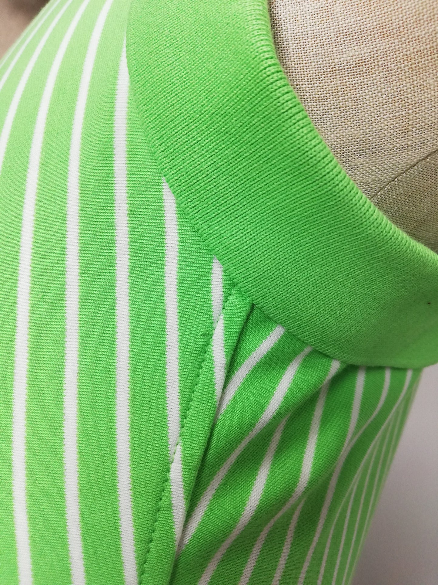 Camiseta Polo Ralph Lauren 🏇🏼 Color verde con patrón de rayas color blanco Talla L Entalle Regular (ver descripción)