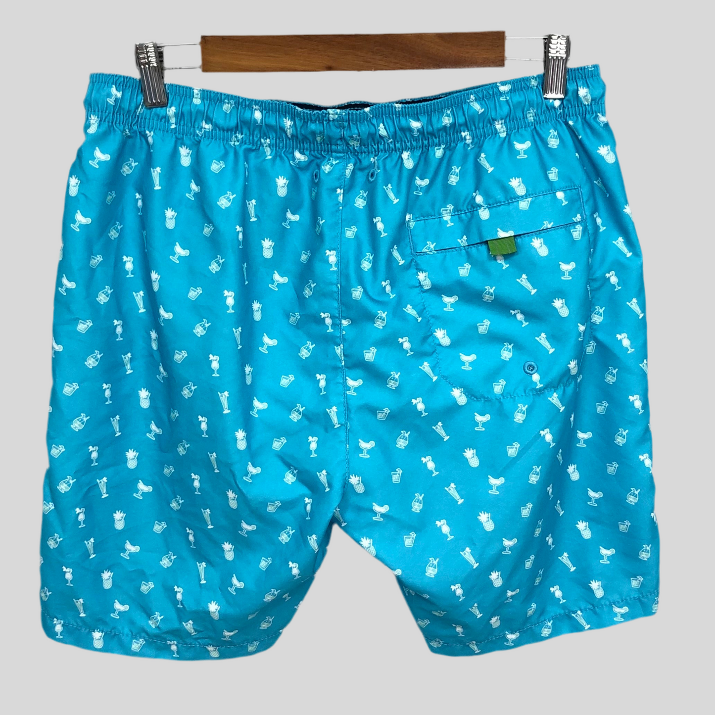 Short de baño Tommy Bahama 🏝 color turquesa con diseño de cócteles en blanco talla M