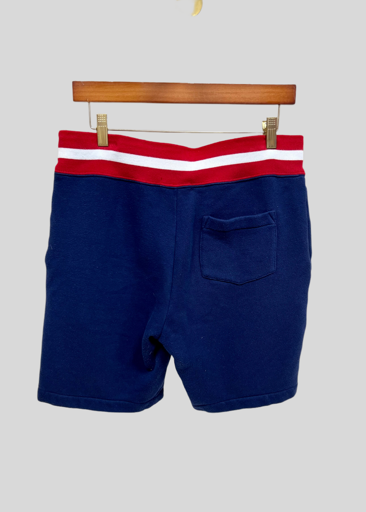 Short Lounge Polo Ralph Lauren 🏇🏼 color Azul Navy con diseño de franjas en rojo y blanco Talla S