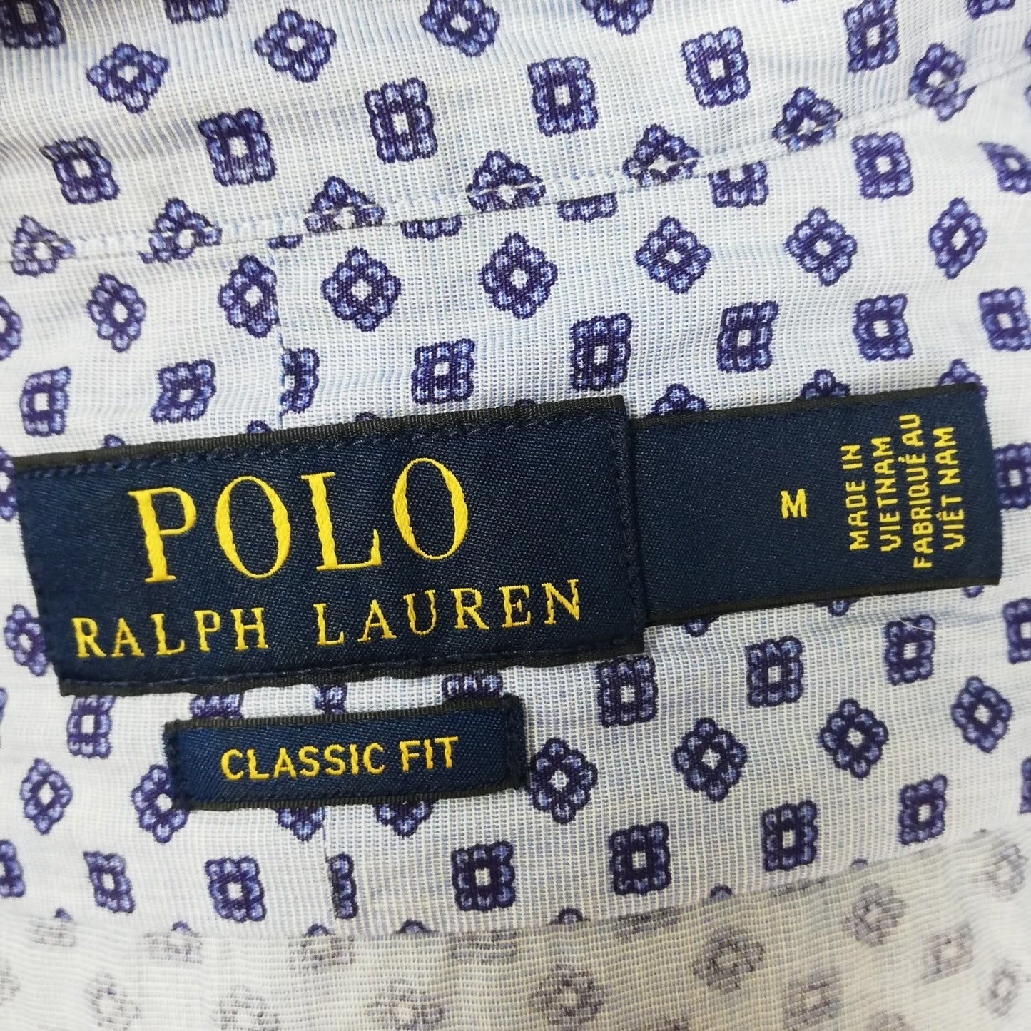 Camisa de botones Polo Ralph Lauren 🏇🏼 en color celeste con diseño tríptico en color azul navy Talla M Entalle Clásico