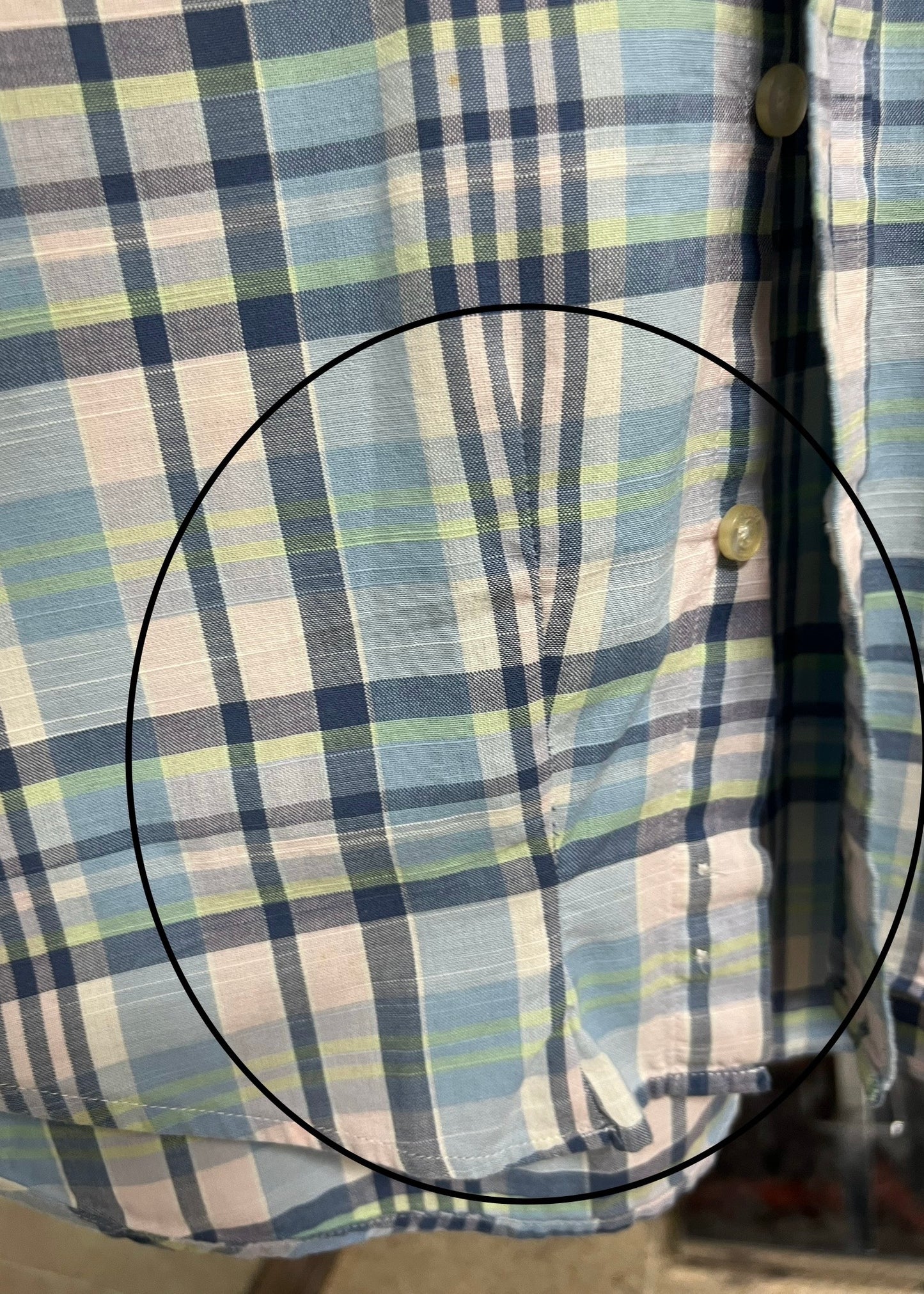 Camisa de botones Vineyard Vines 🐳 color blanco de cuadros en color azul, verde y amarillo Talla L Entalle Regular (ver descripción)