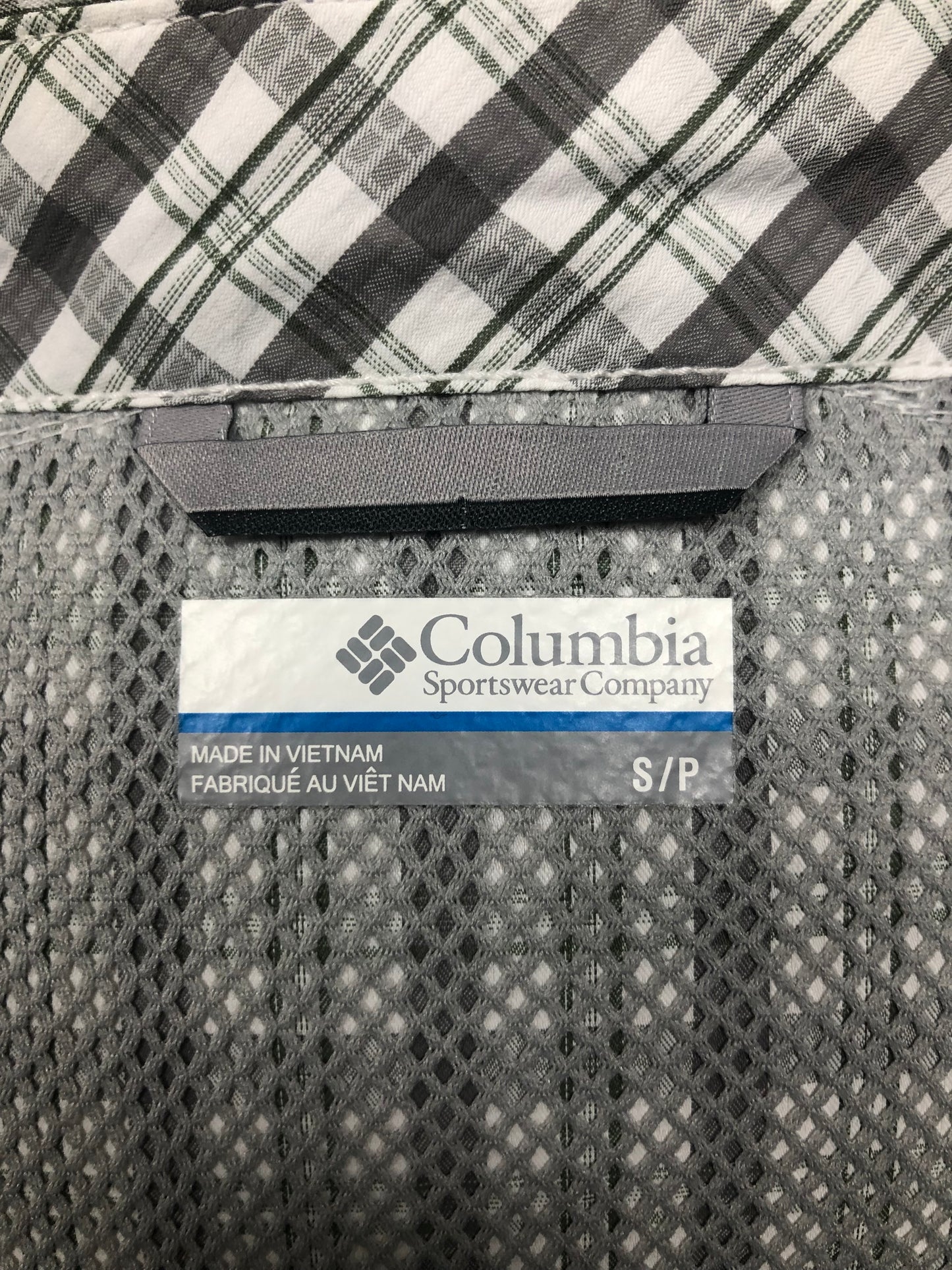 Camisa Columbia 🔹color blanco de cuadros en color gris con Omni Shade Talla S