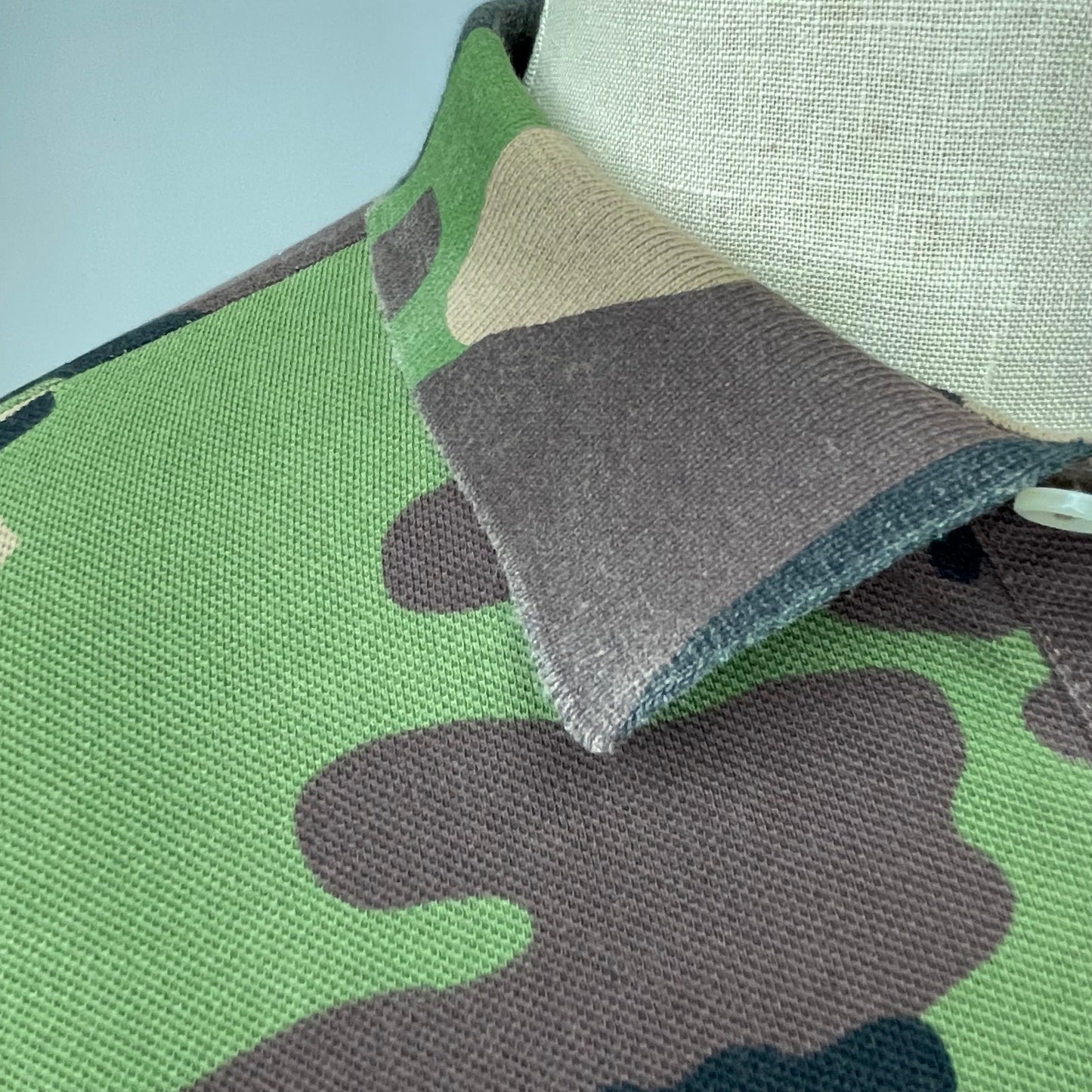 Camiseta Polo Ralph Lauren 🏇🏼 color verde oliva con diseño de camuflaje Talla XL Entalle Custom Slim Fit