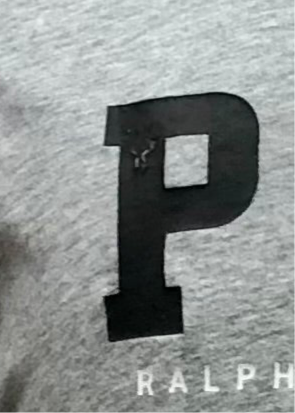 Camiseta cuello redondo Polo Ralph Lauren 🏇🏼 color gris claro con diseño en letras Polo en negro Talla L Entalle Regular (ver descripción)