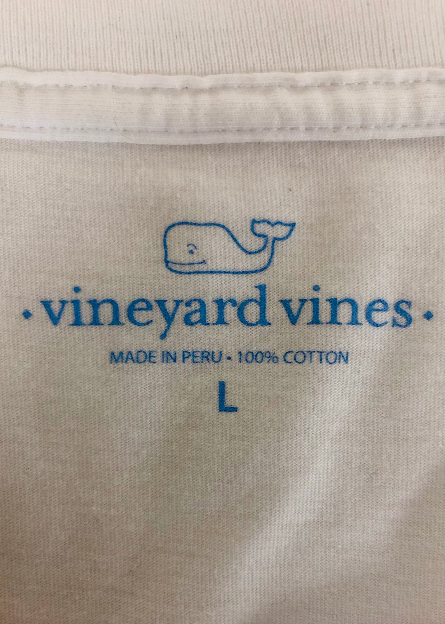 Camiseta cuello redondo Vineyard Vines 🐳 color blanco con Diseño de ballena en rosado Talla L