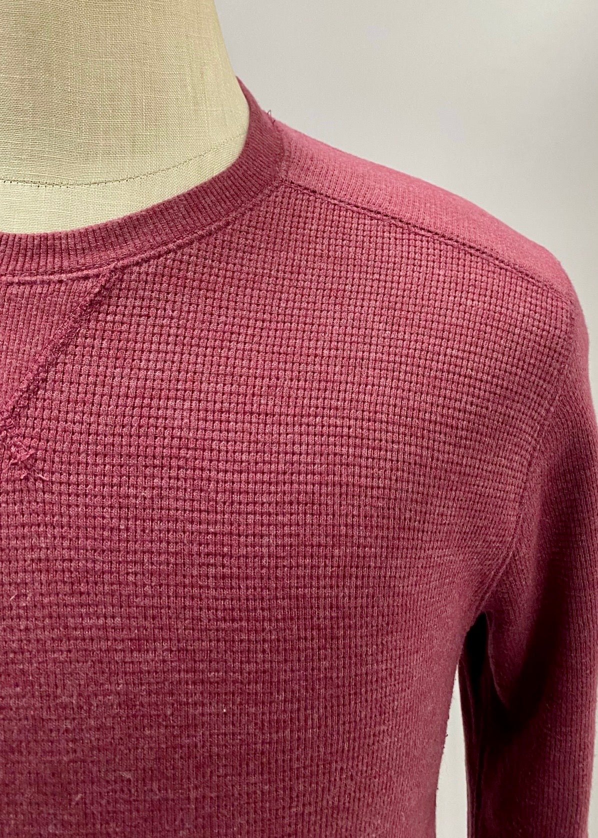 Sueter Jersey con cuello Redondo Eddie Bauer ⛰️ color rojo oscuro Talla M