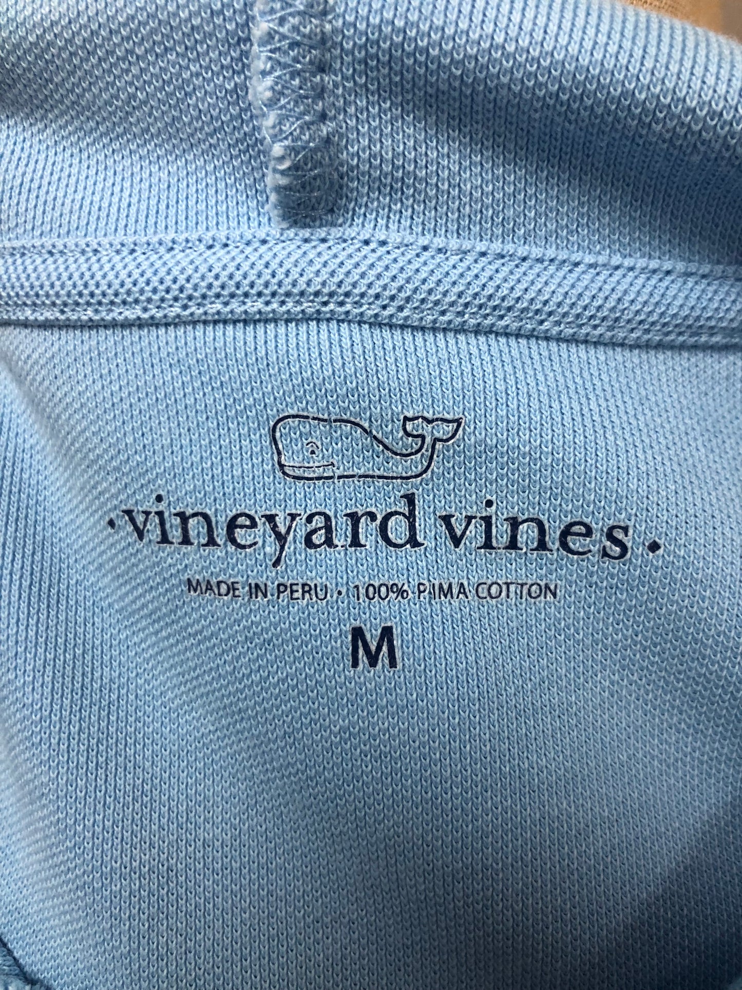 Camiseta con capucha Vineyard Vines 🐳 Tela Pima color celeste Talla M Entalle Regular (ver descripción)