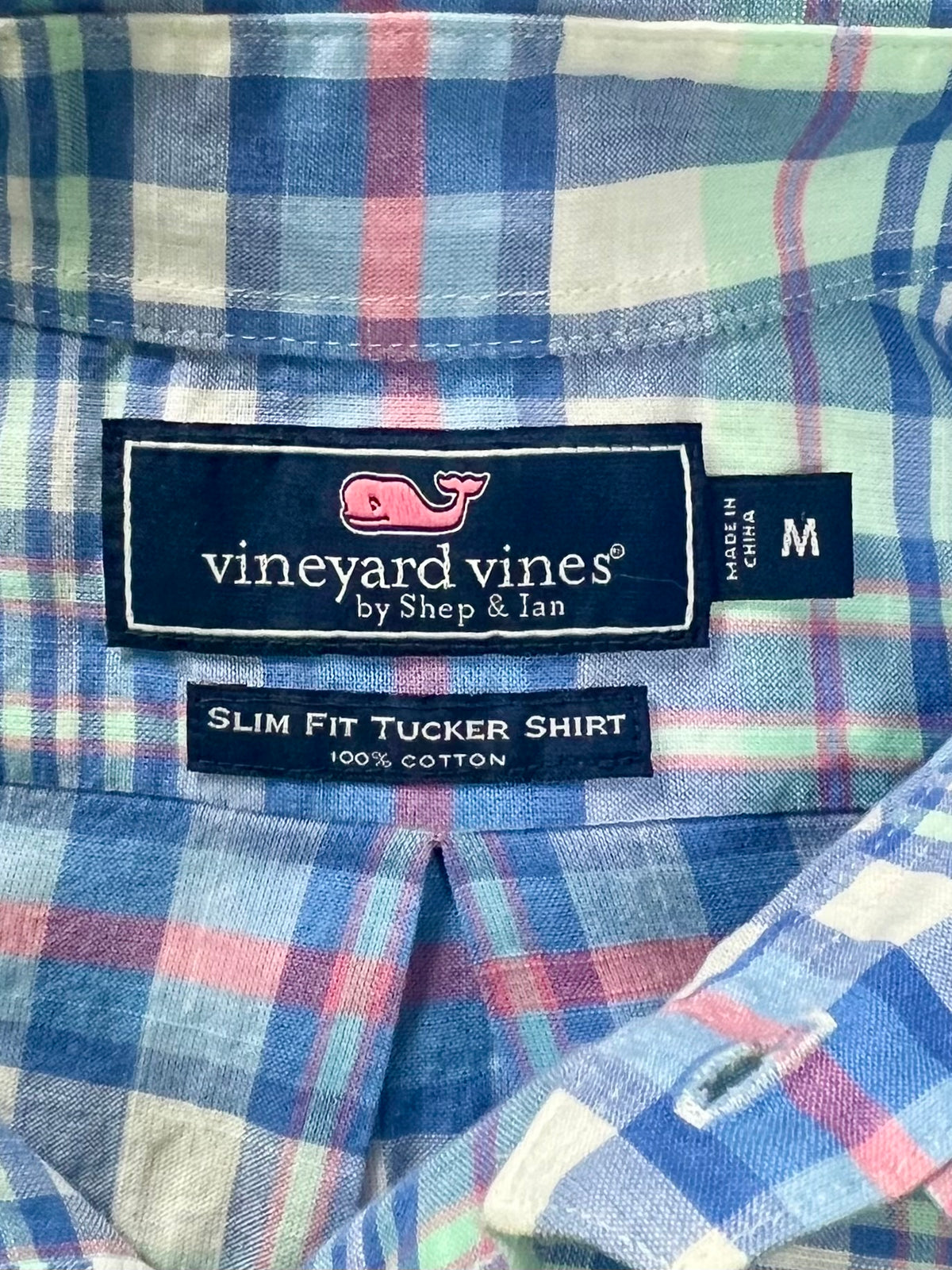 Camisa de botones Vineyard Vines 🐳 color blanco de cuadros en verde, azul y rosado Talla M Entalle Slim Fit