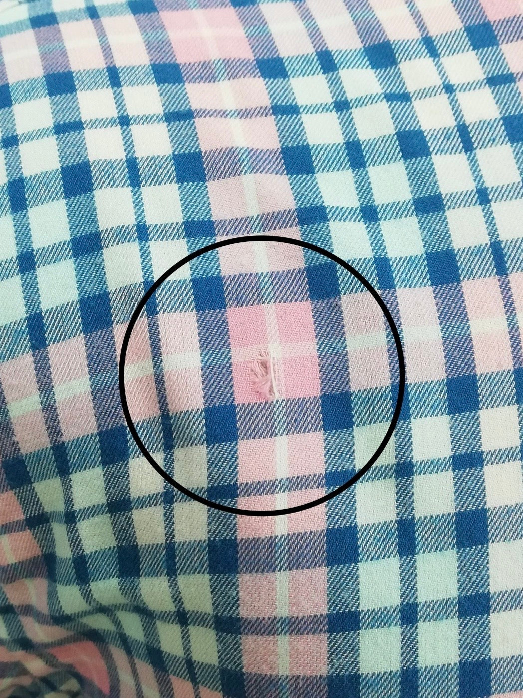 Camisa de botones Vineyard Vines 🐳 de cuadros en color rosado, azul y celeste Talla L Entalle Slim Fit (ver descripción)