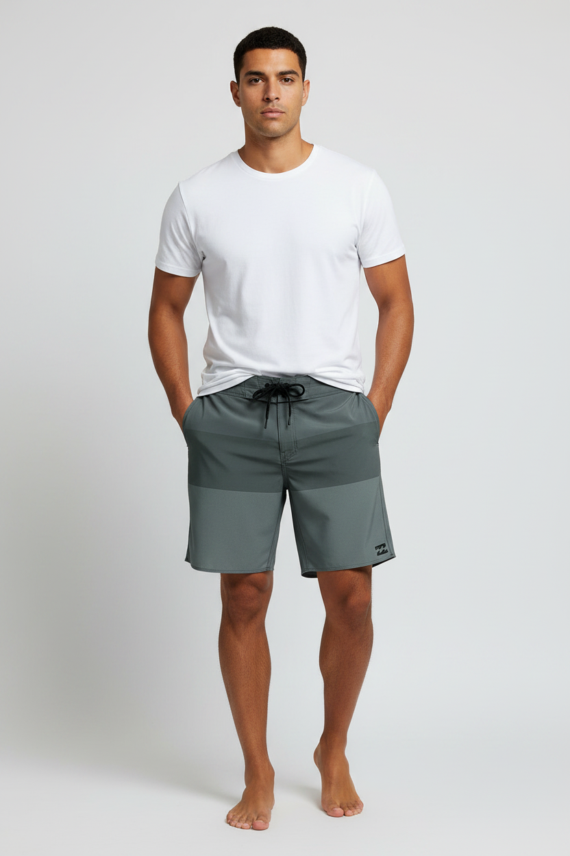 Short de baño Billabong 🏄🏽♂️ con diseño de rayas en color gris claro y gris oscuro con logo en color negro Talla L (34)